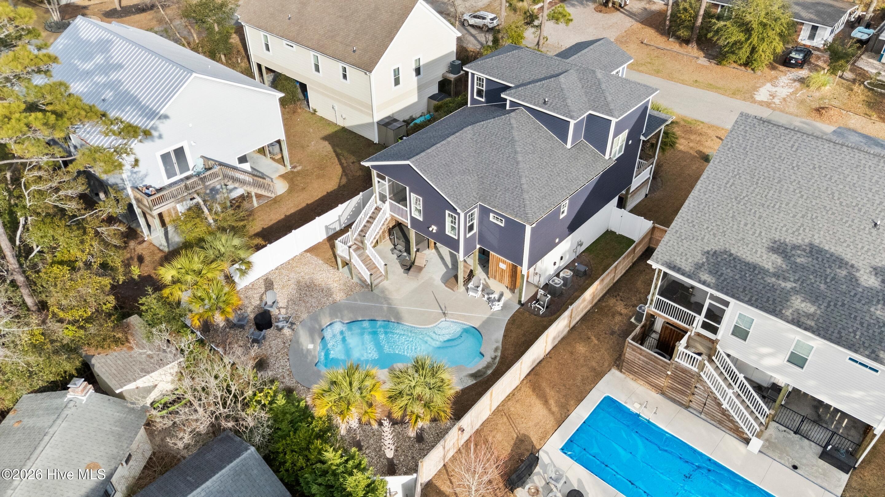 100548444 | Photo 83