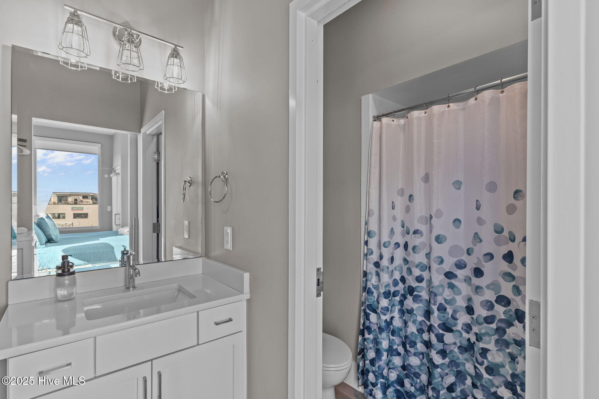 100541831 | Photo 37