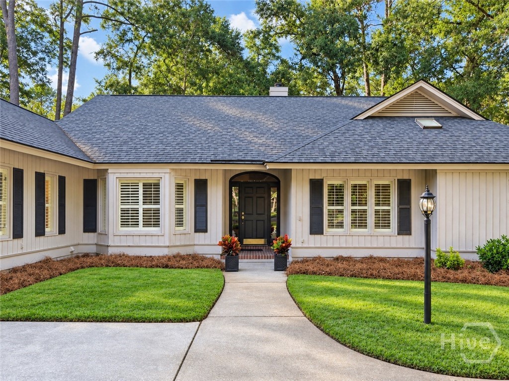 Photo 1 of Single family home for sale at 2 Gossamer Ln, Savannah, GA 31411 | MLS# SA364872 | Listing updated on 2026-09-19