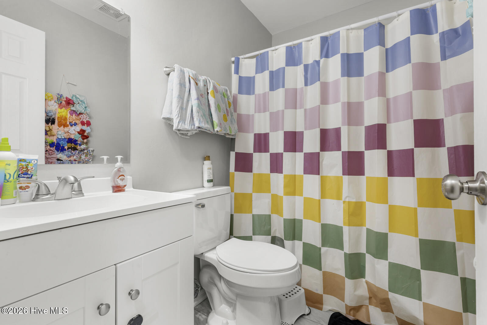 100563298 | Photo 19