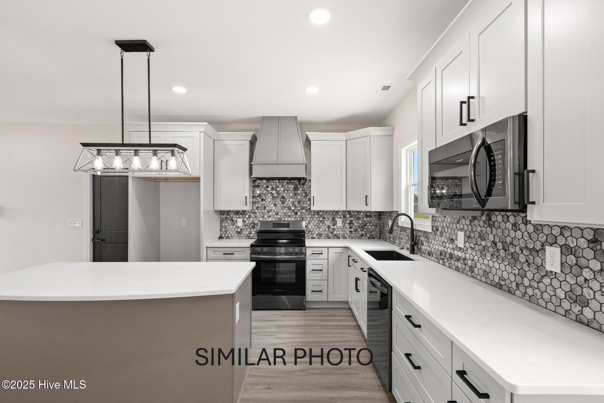 100515081 | Photo 10