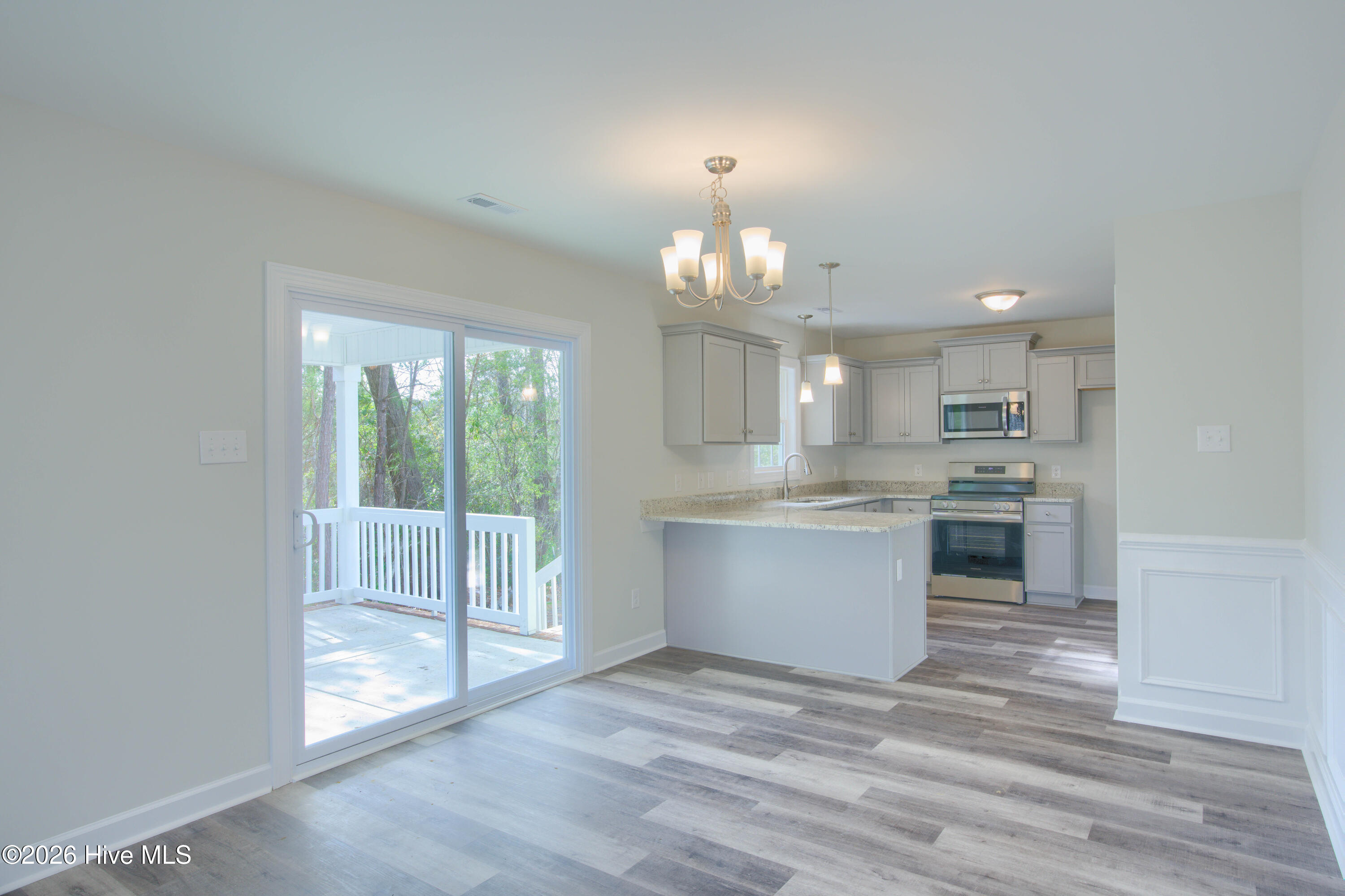 100526871 | Photo 25