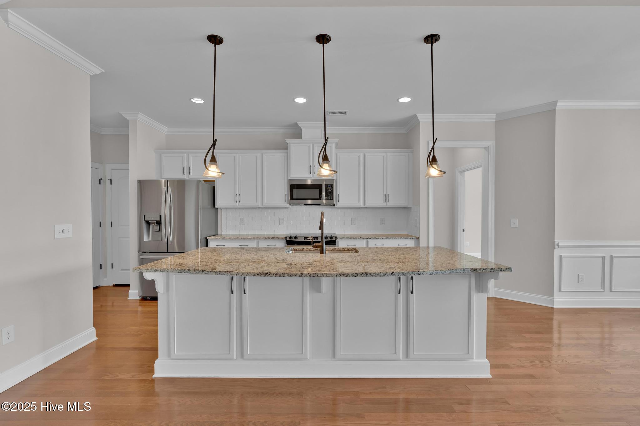 100542823 | Photo 21