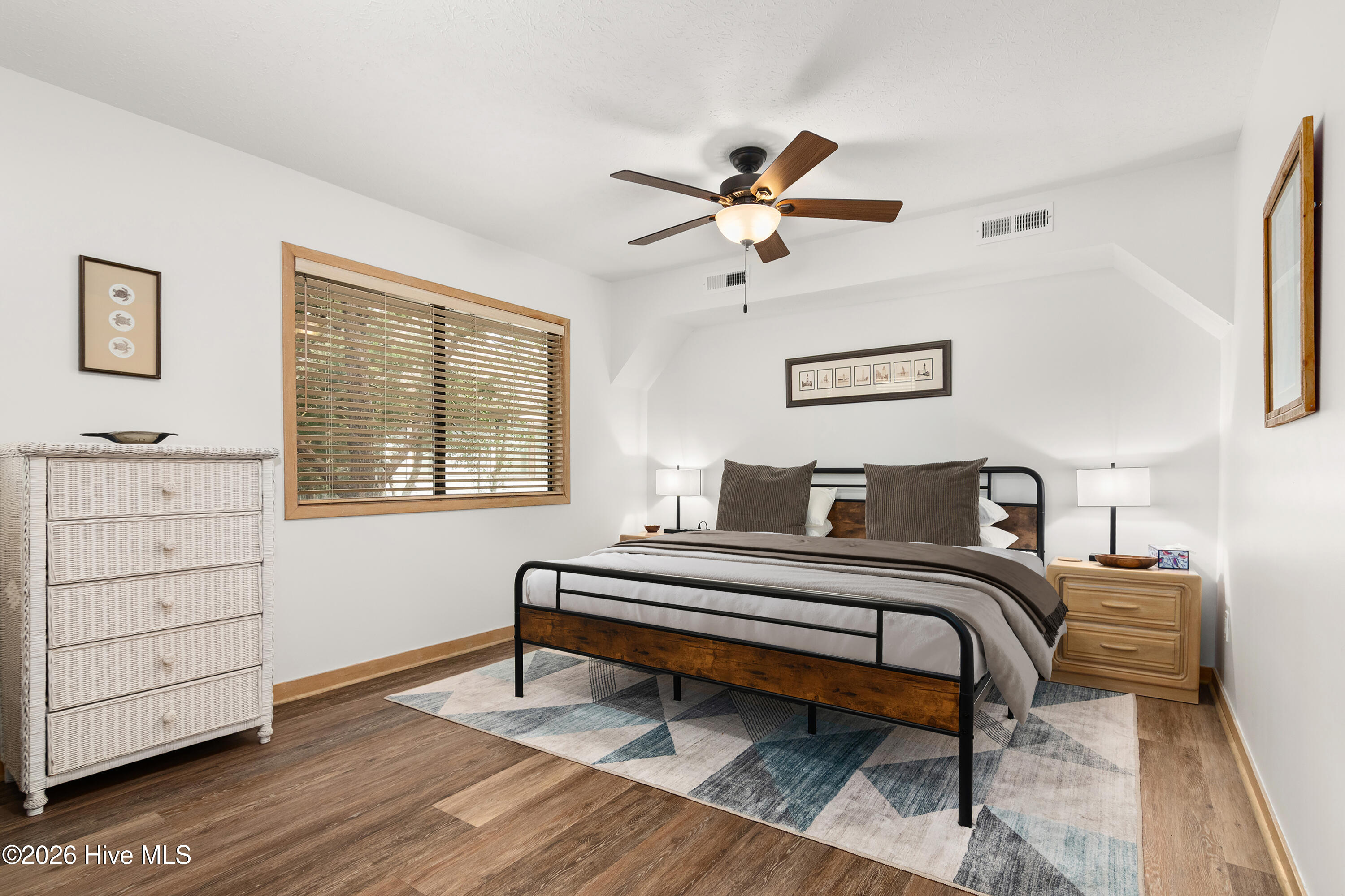 100562499 | Photo 17