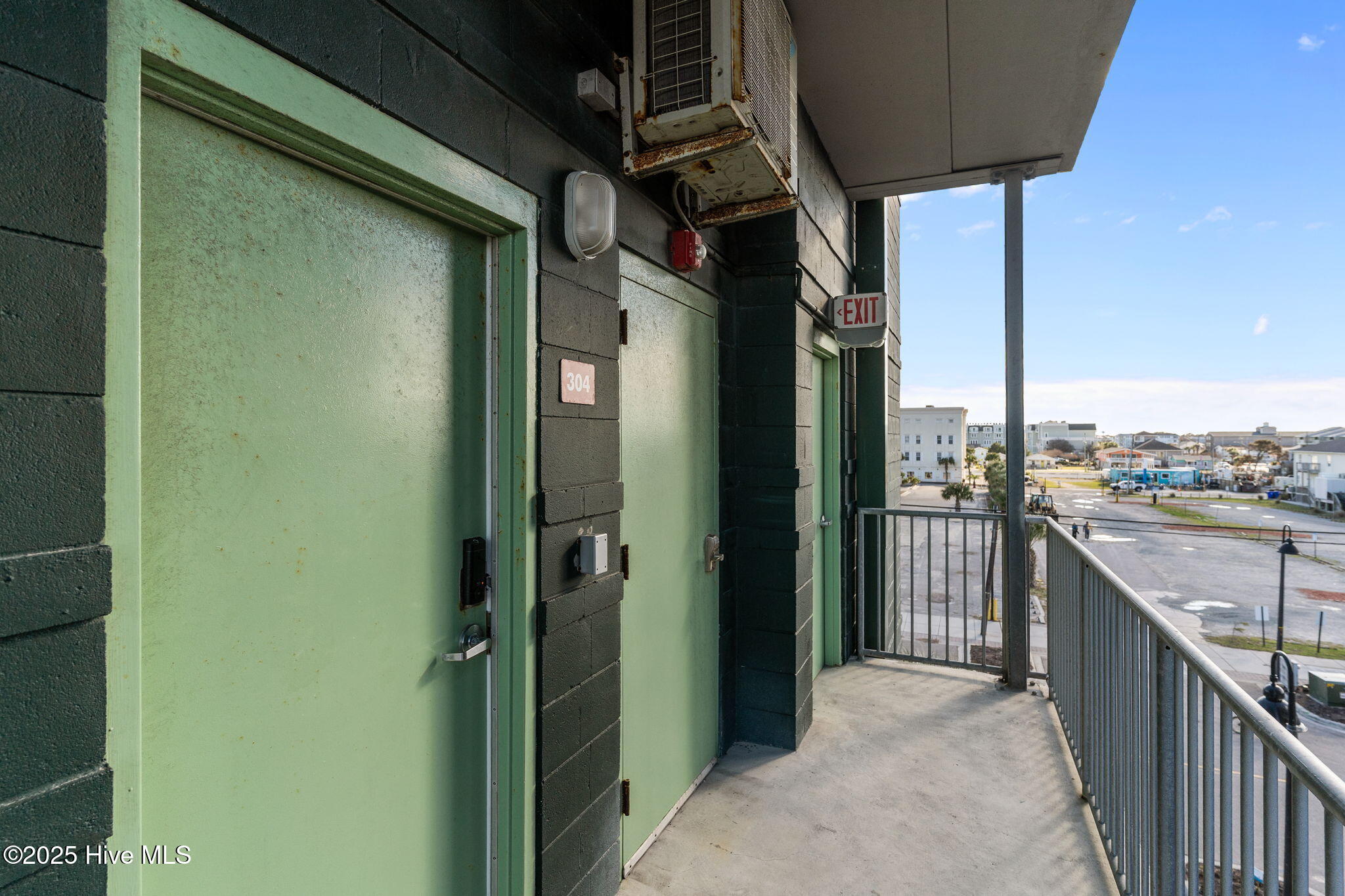 100541831 | Photo 41