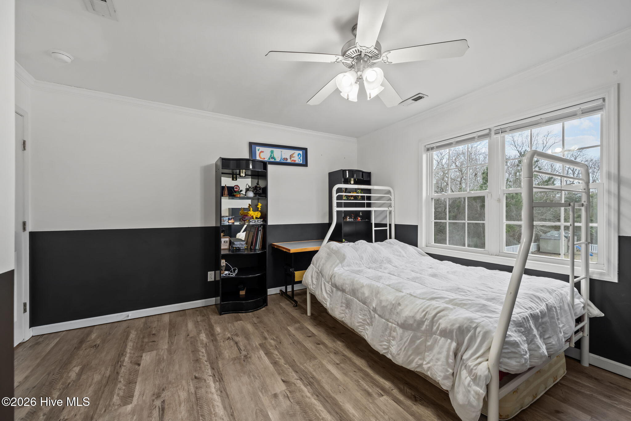 100557668 | Photo 36