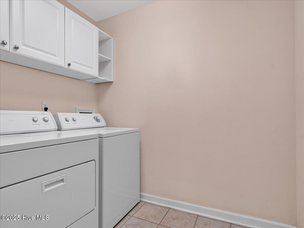 100537242 | Photo 24