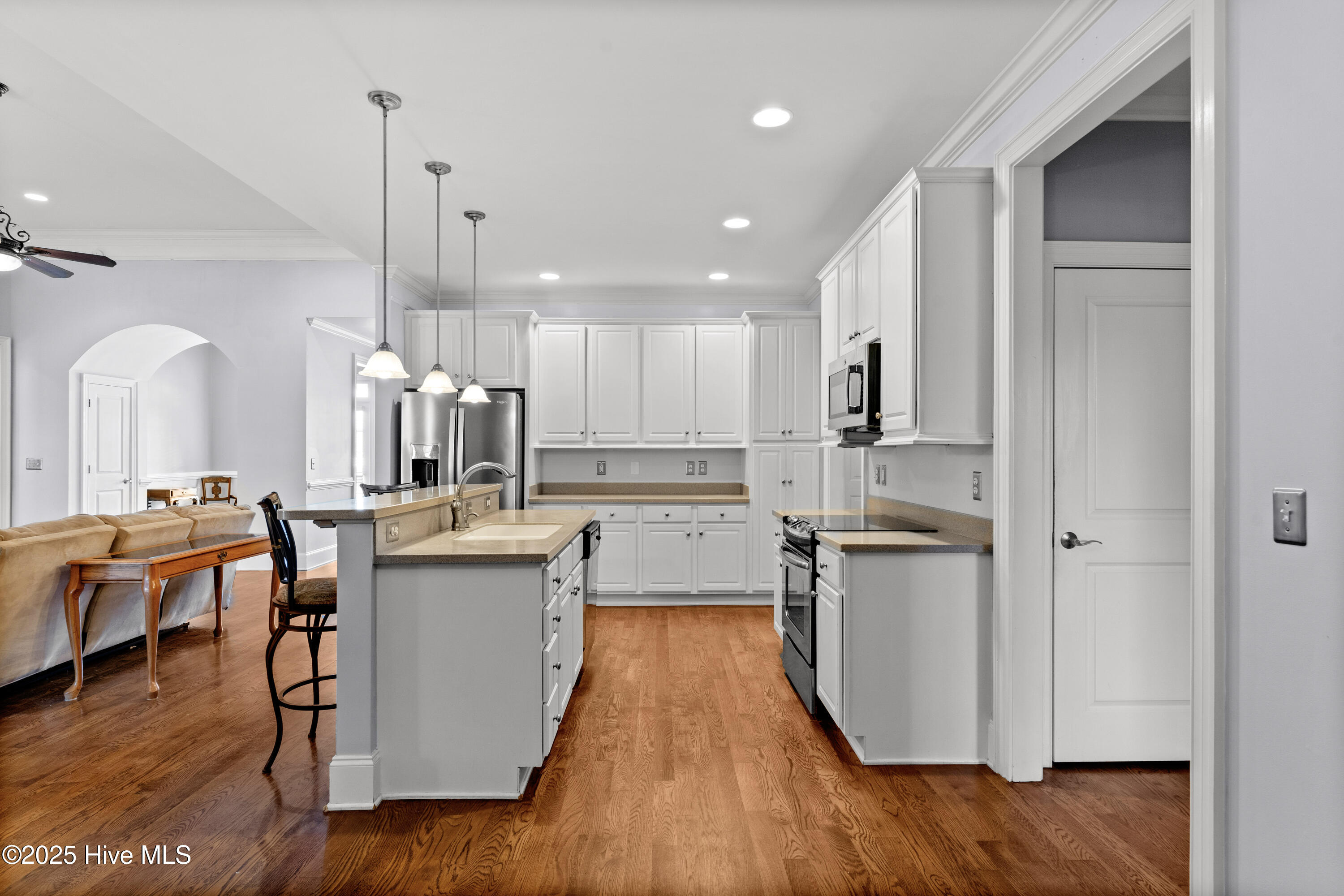 100538387 | Photo 21