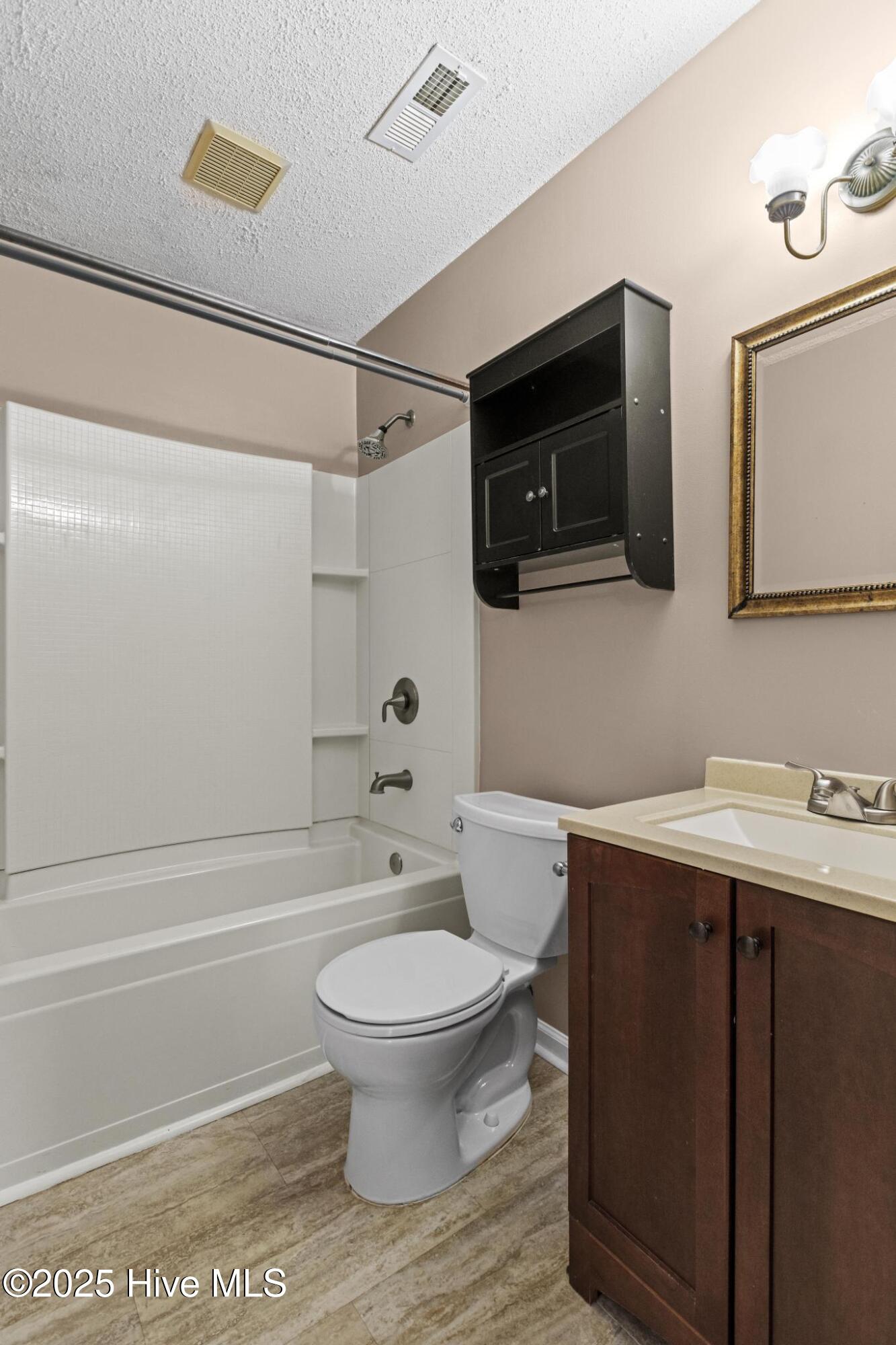 100546769 | Photo 25