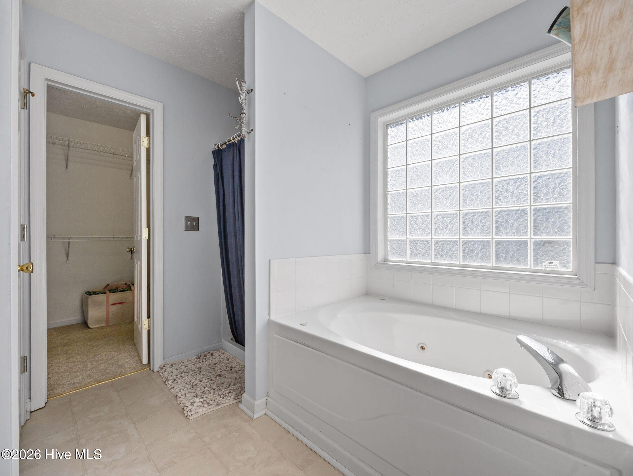 100566788 | Photo 32