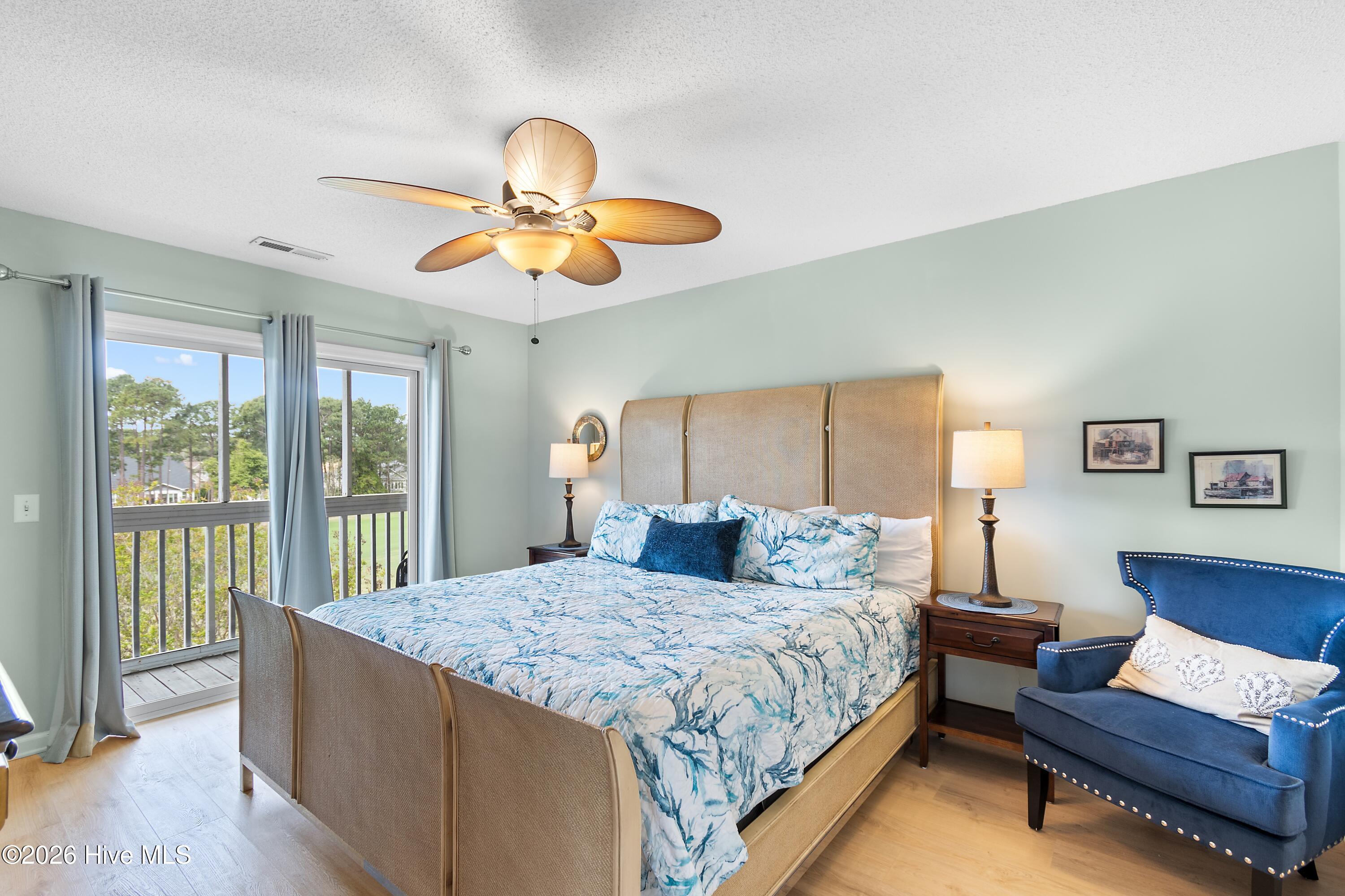 100565554 | Photo 22