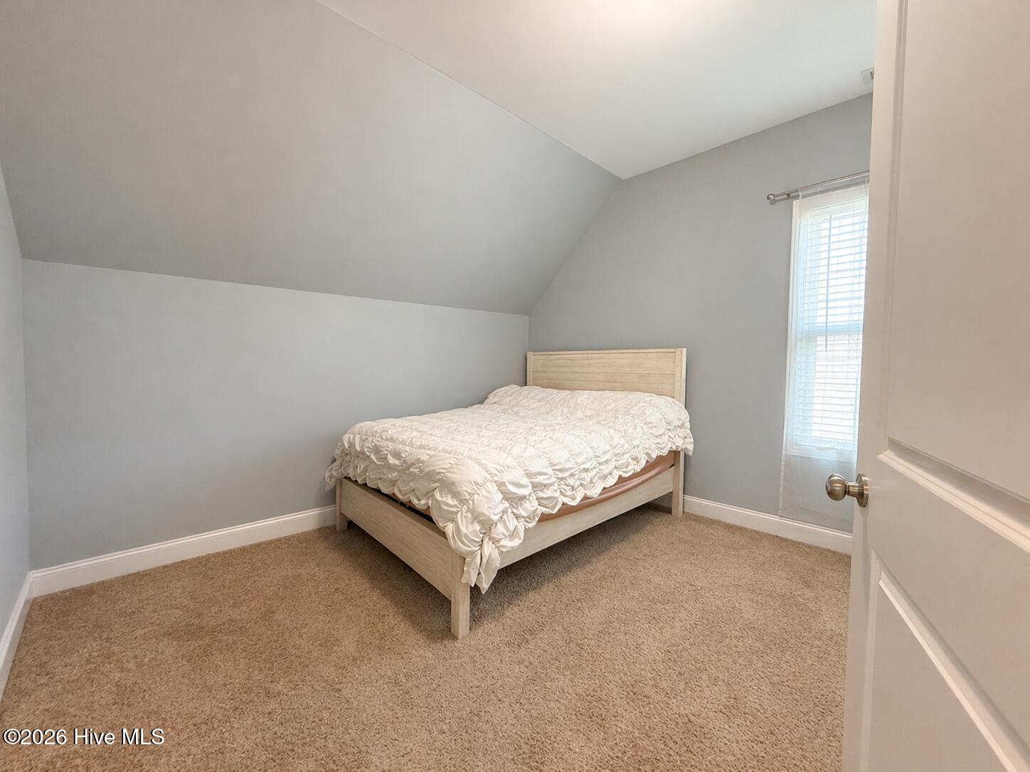 100569259 | Photo 47