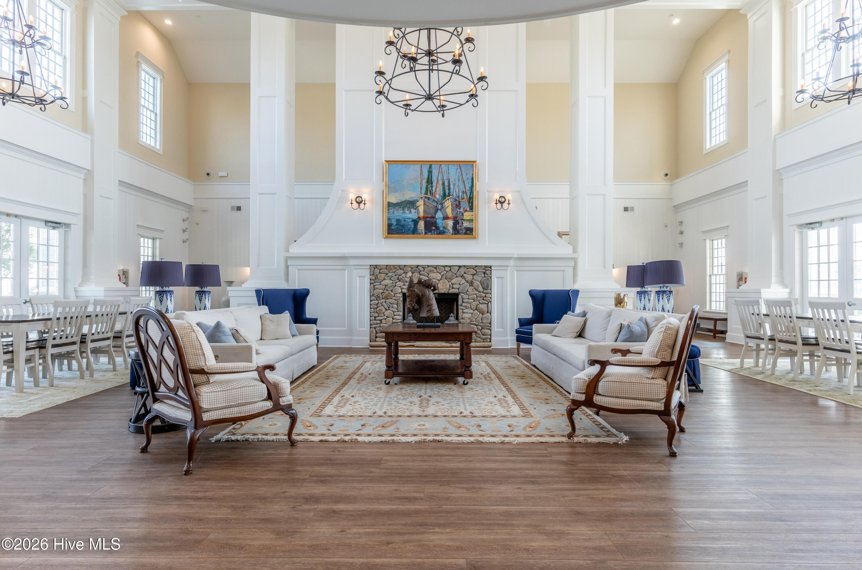 100566847 | Photo 14