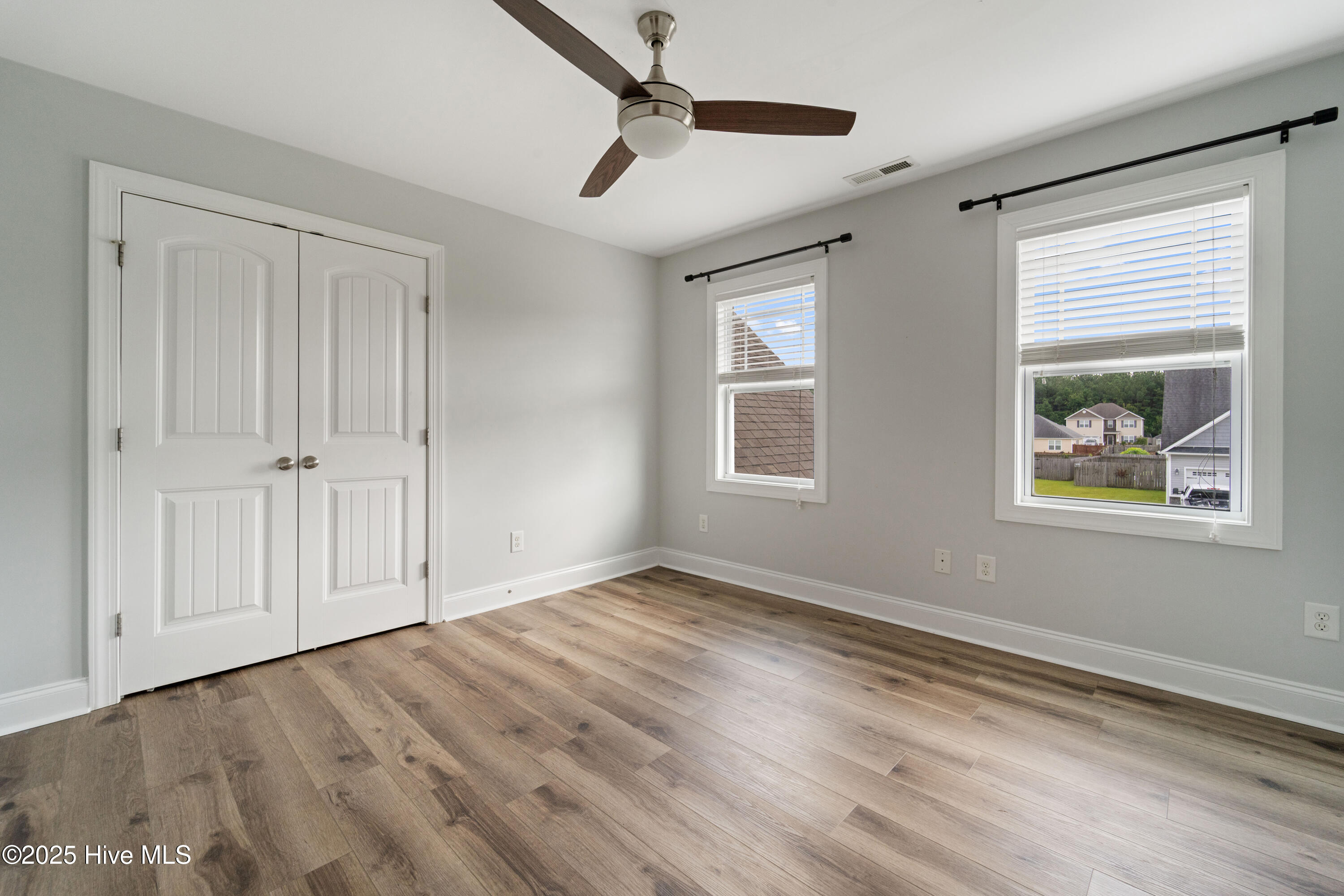 100525842 | Photo 67