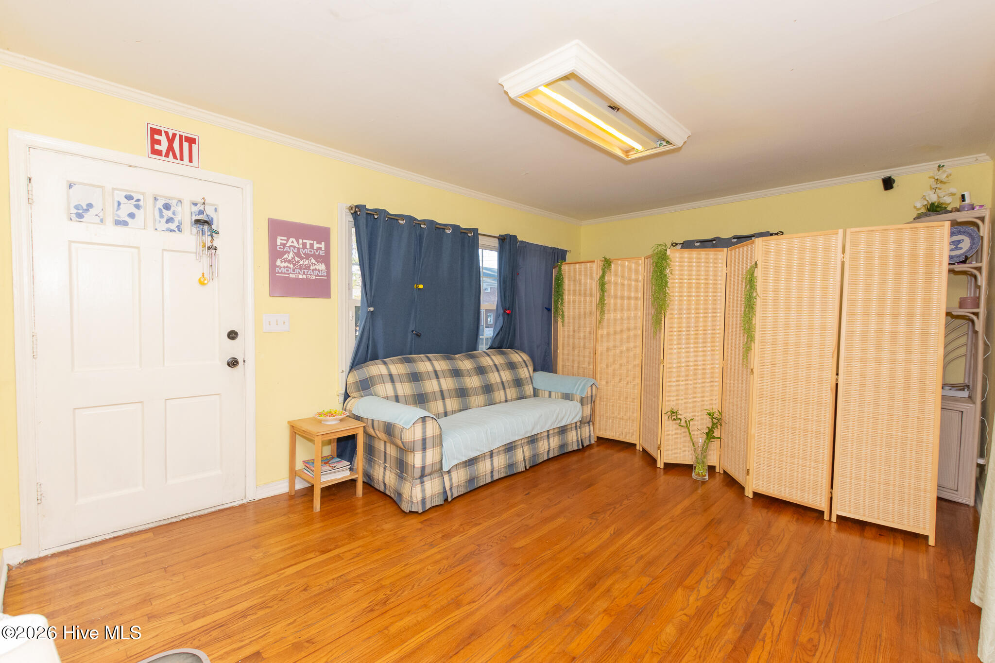 100549393 | Photo 16