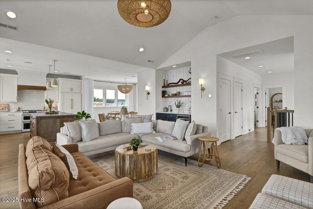 100520014 | Photo 13