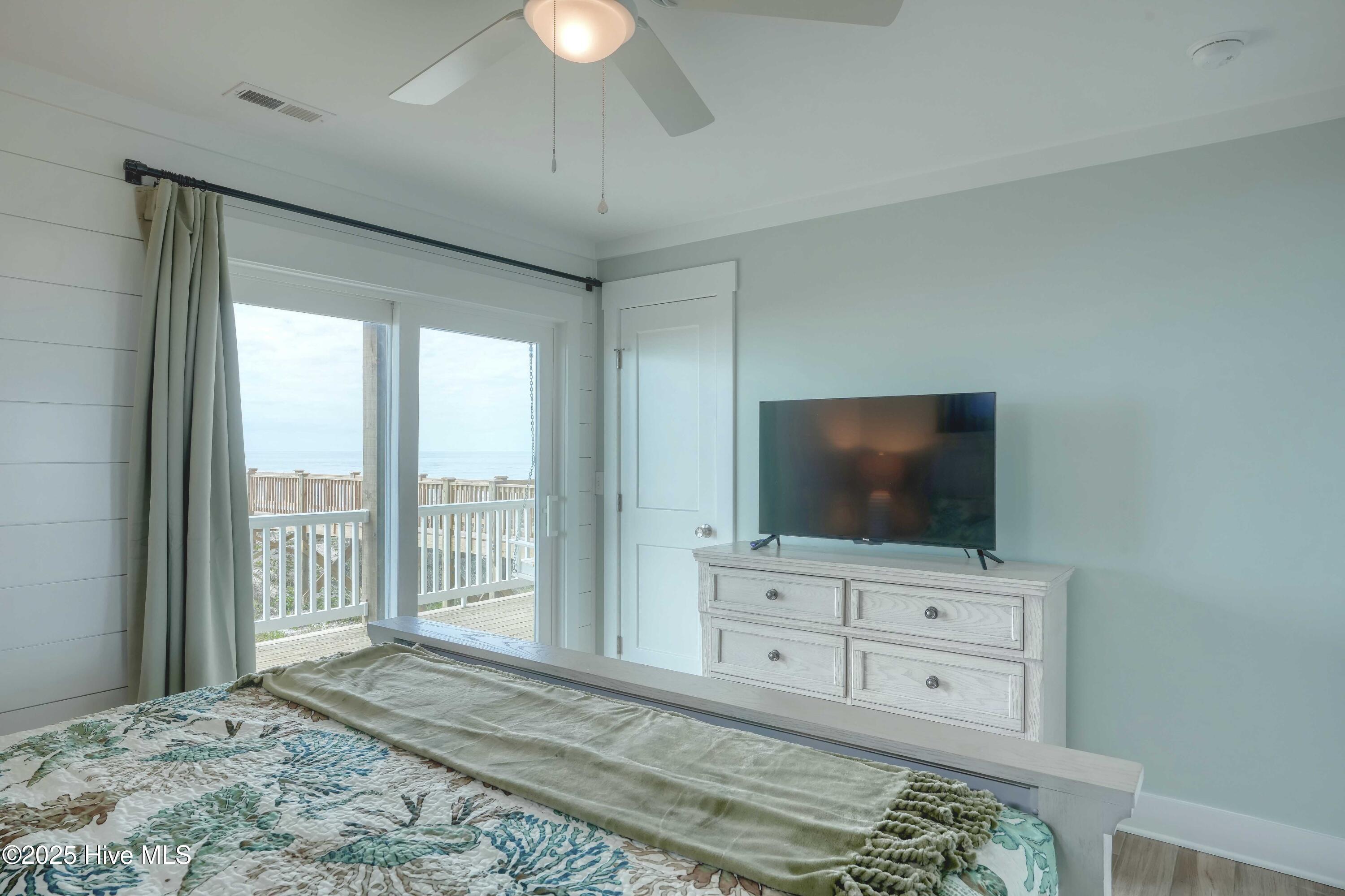 100522890 | Photo 50