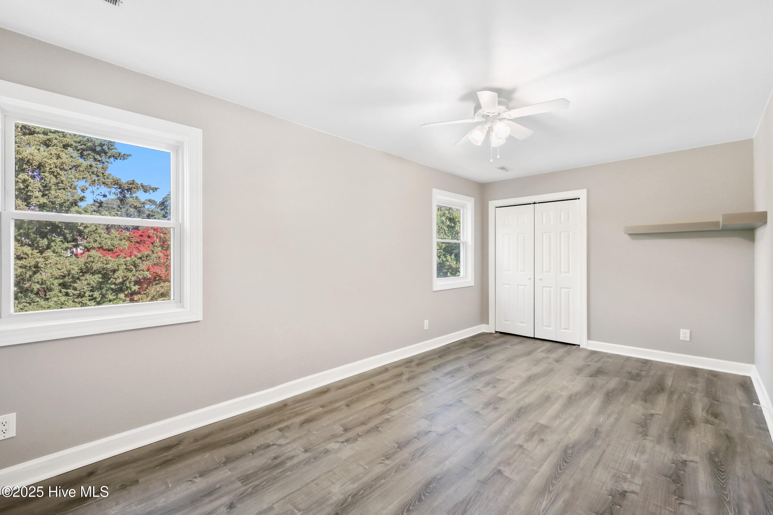 100542075 | Photo 40