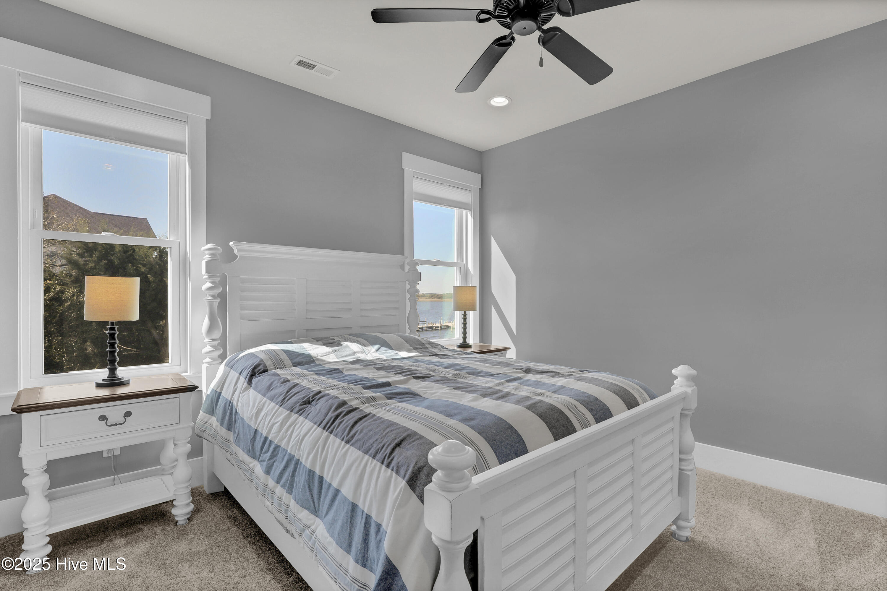 100540247 | Photo 46