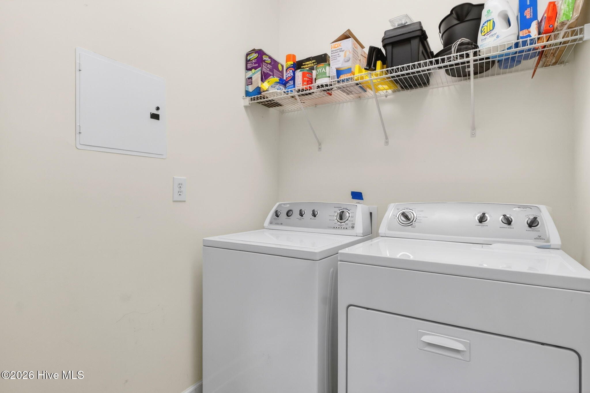 100568431 | Photo 25