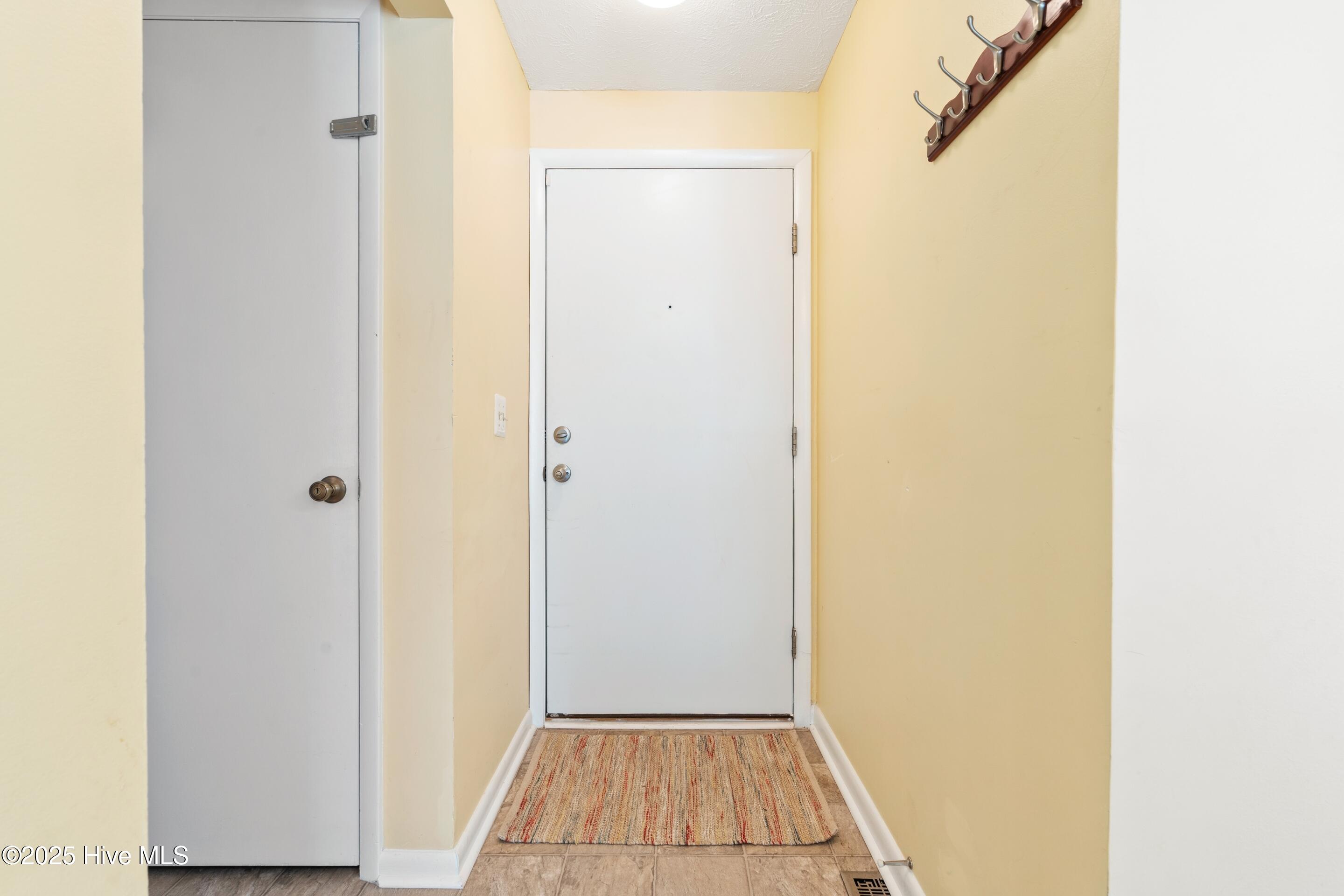 100532800 | Photo 11