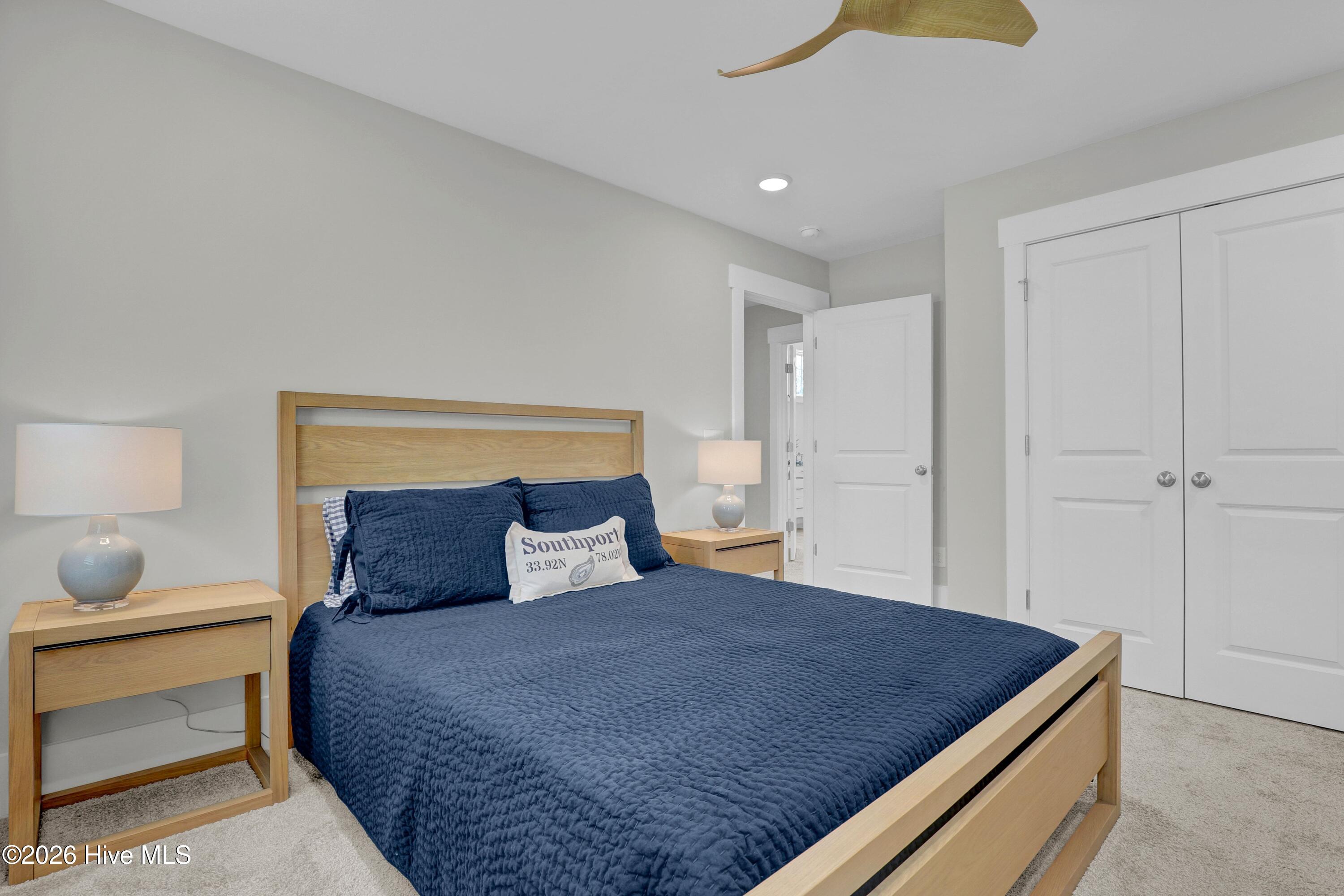 100565669 | Photo 28