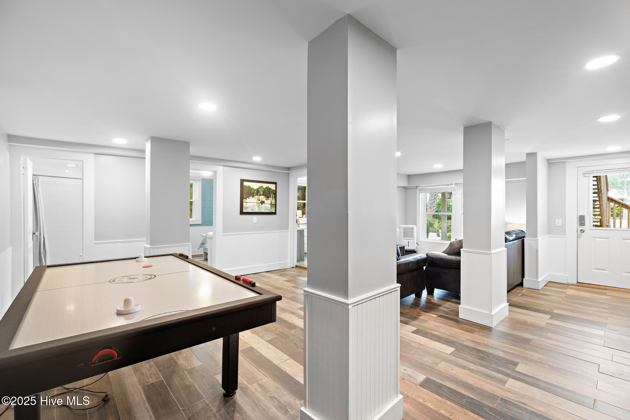 100531510 | Photo 46