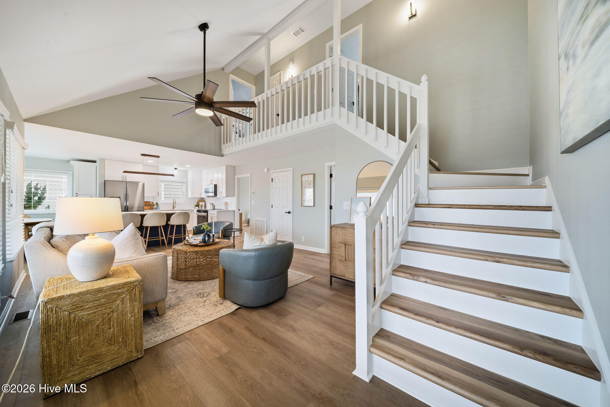 100557260 | Photo 31