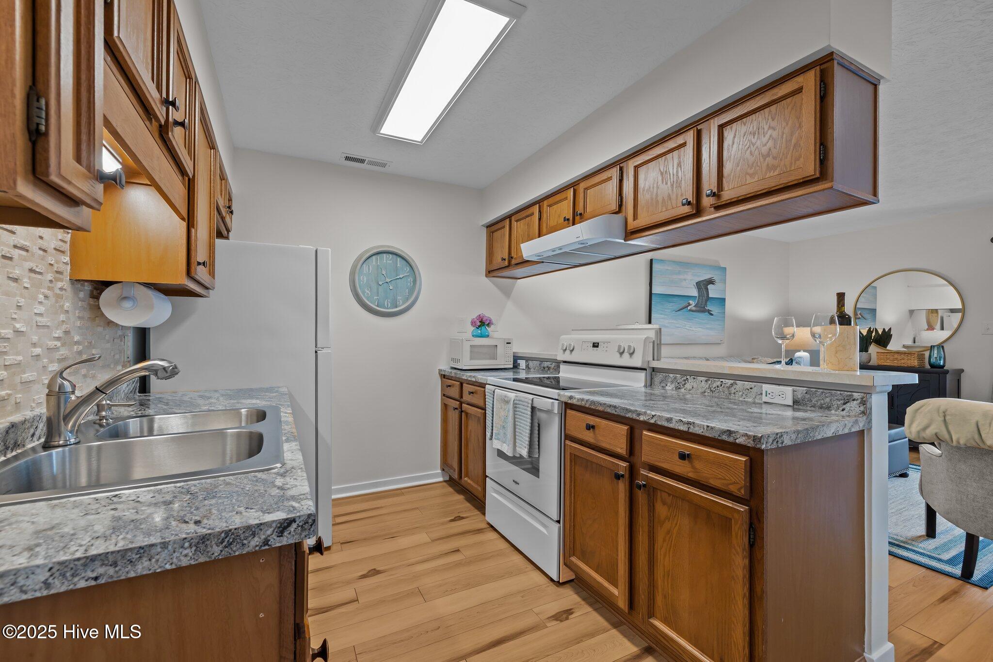 100511751 | Photo 10