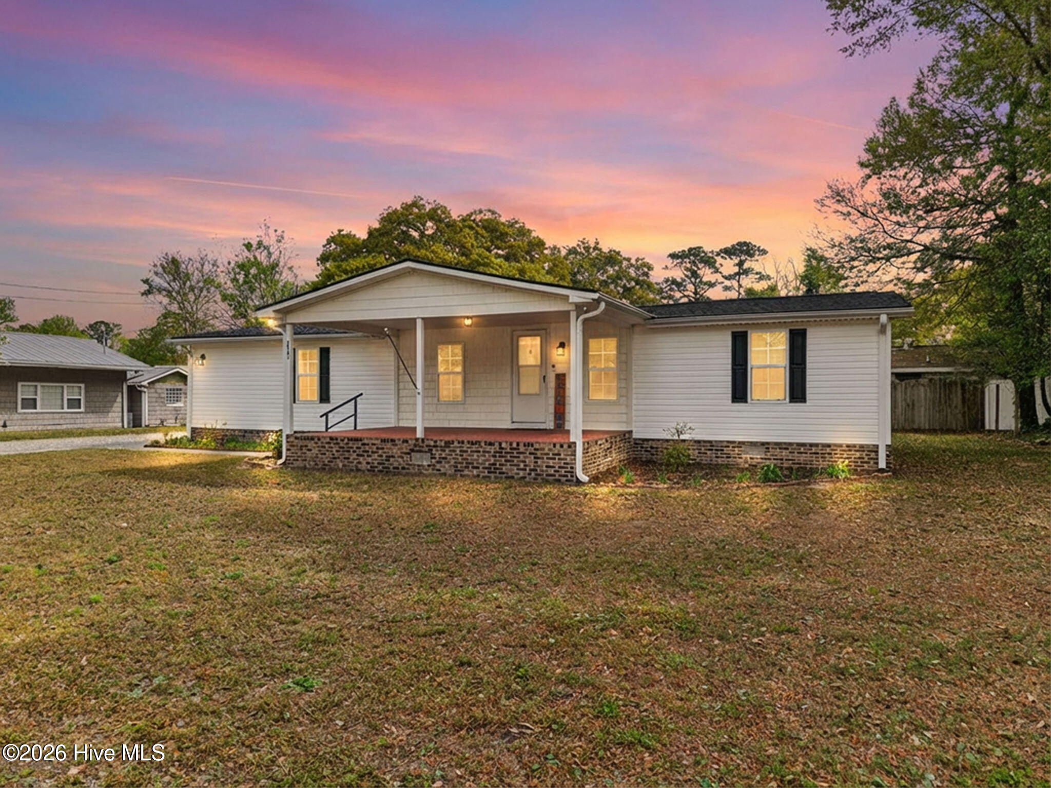 100565671 | Photo 26