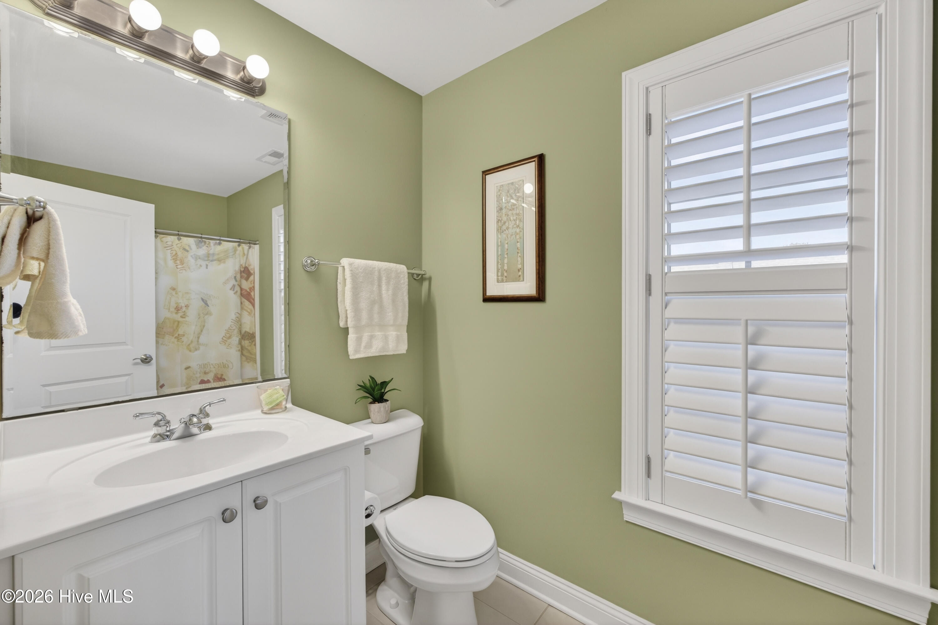 100550838 | Photo 41