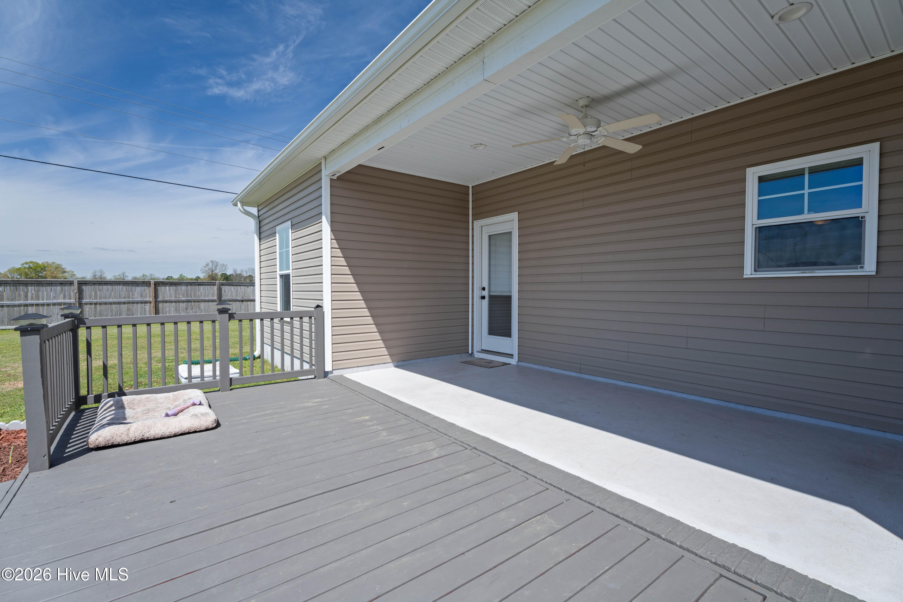 100563882 | Photo 29