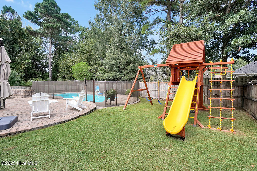 100536880 | Photo 43