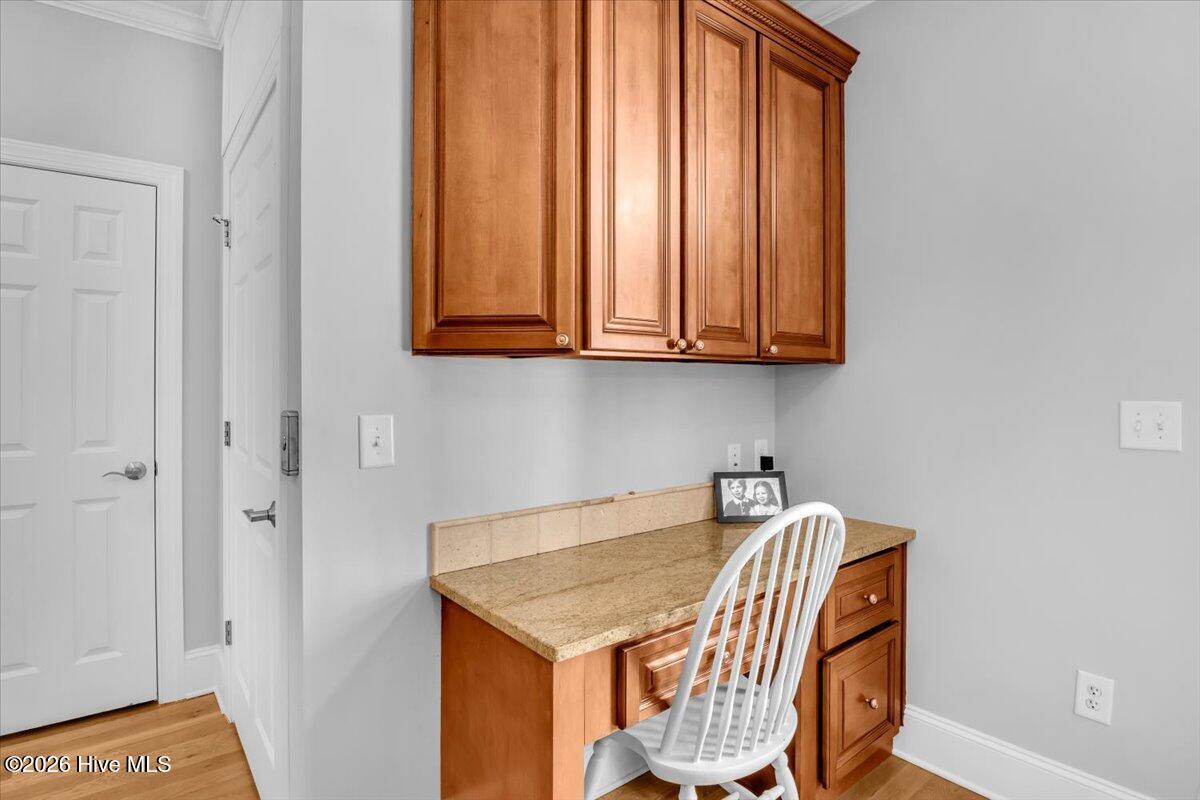 100565920 | Photo 18