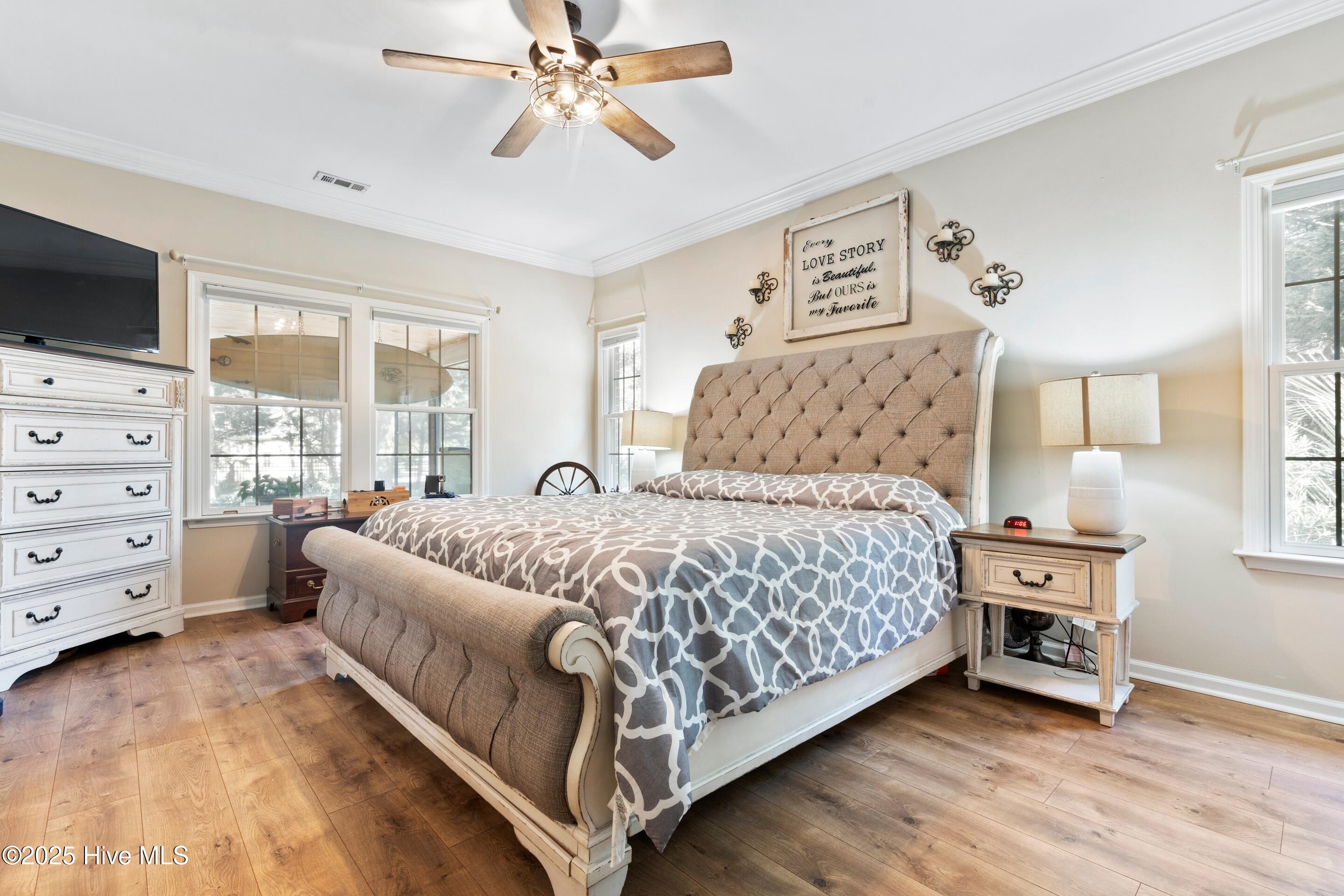 100538310 | Photo 37