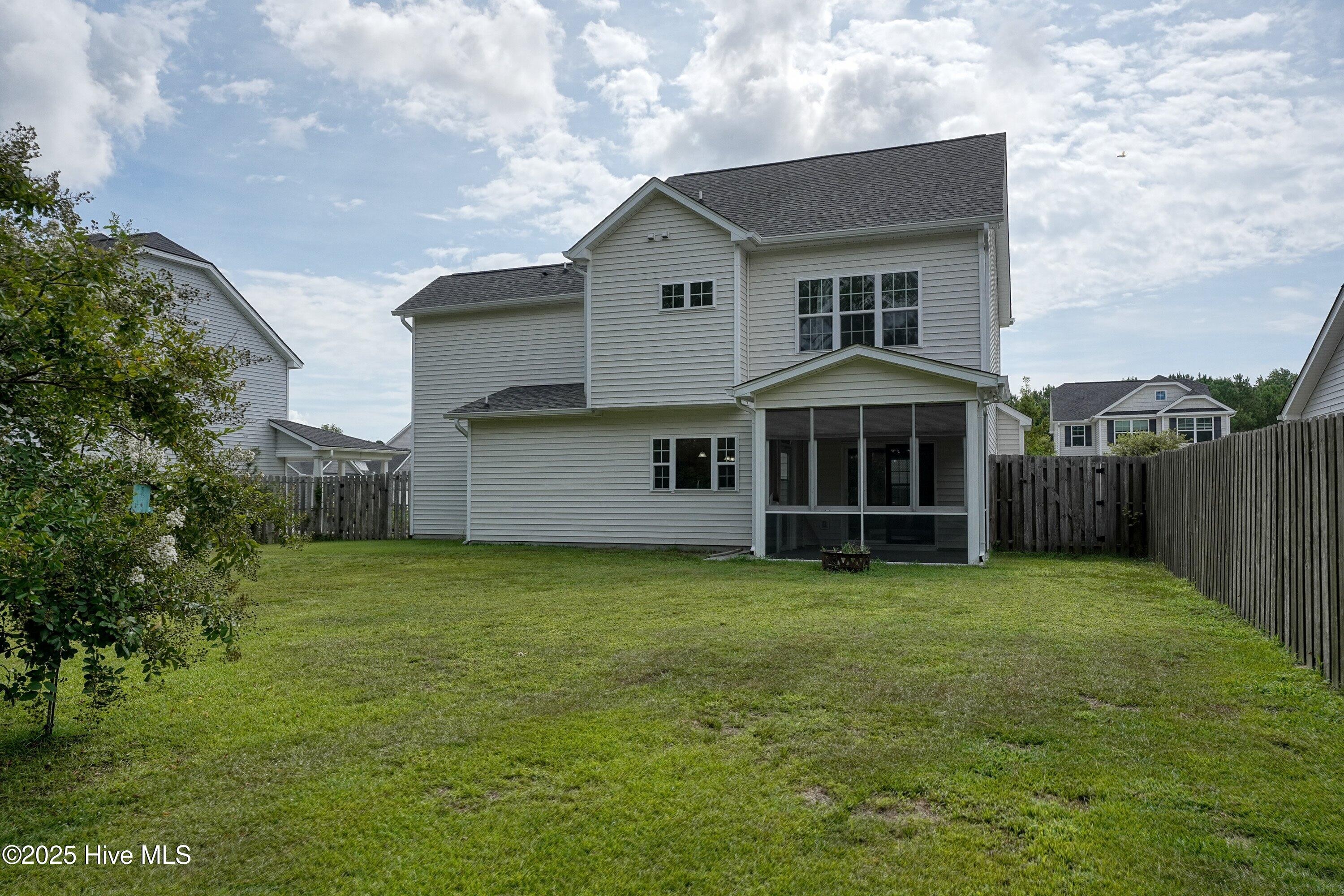 100543084 | Photo 41