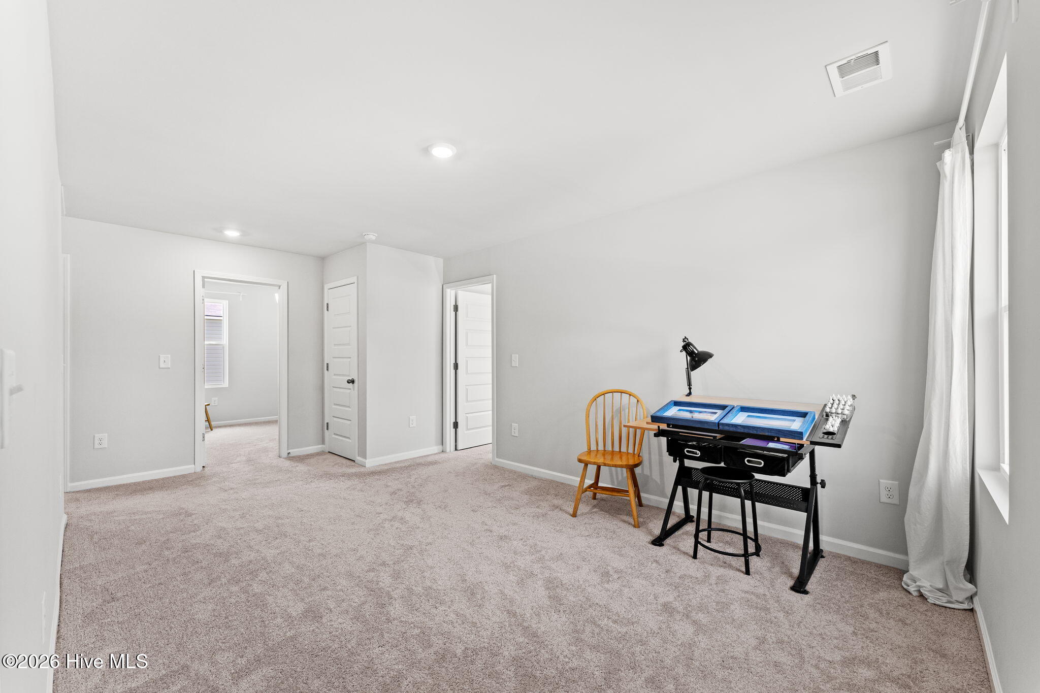 100566153 | Photo 17