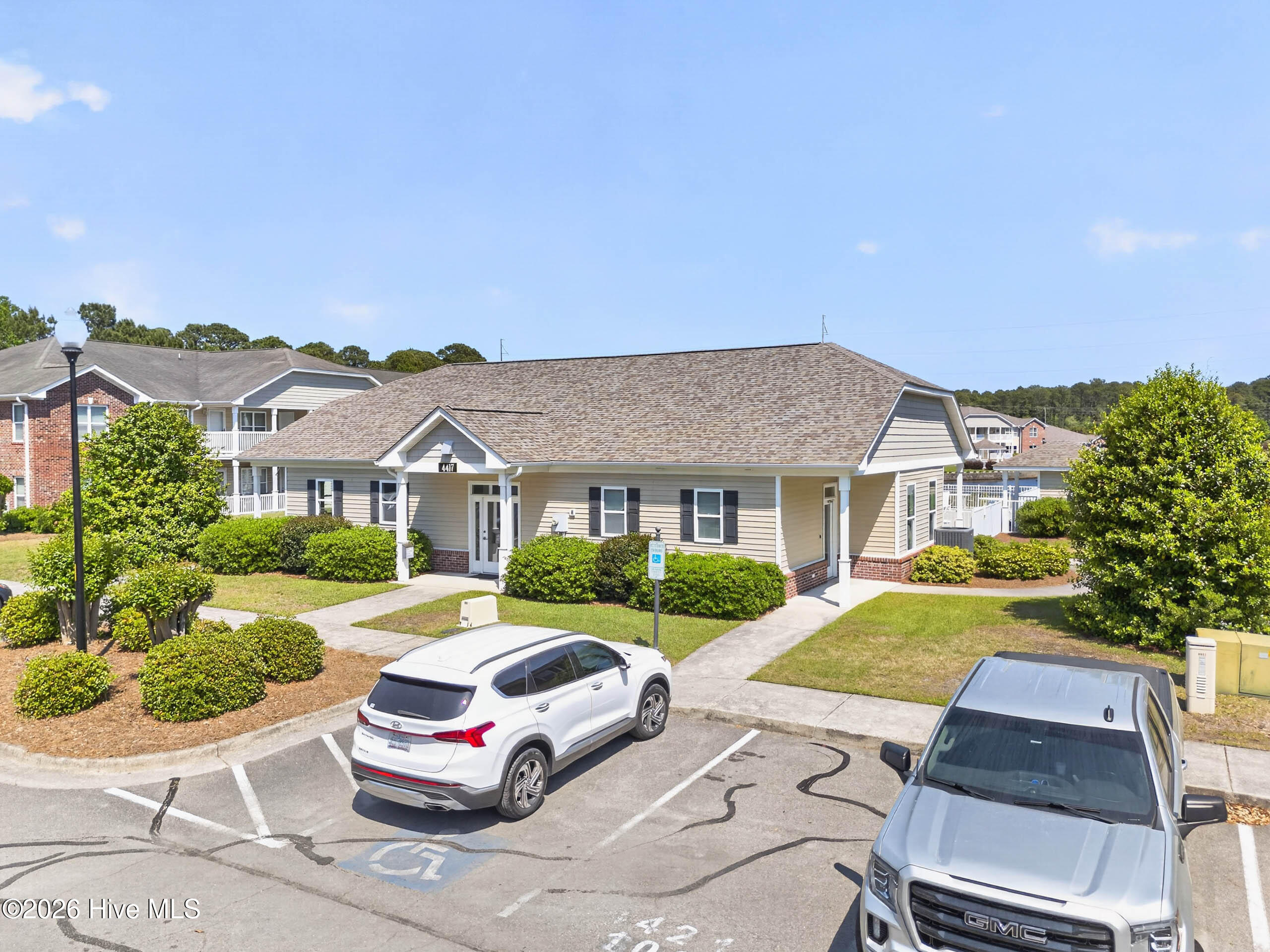 100569095 | Photo 30