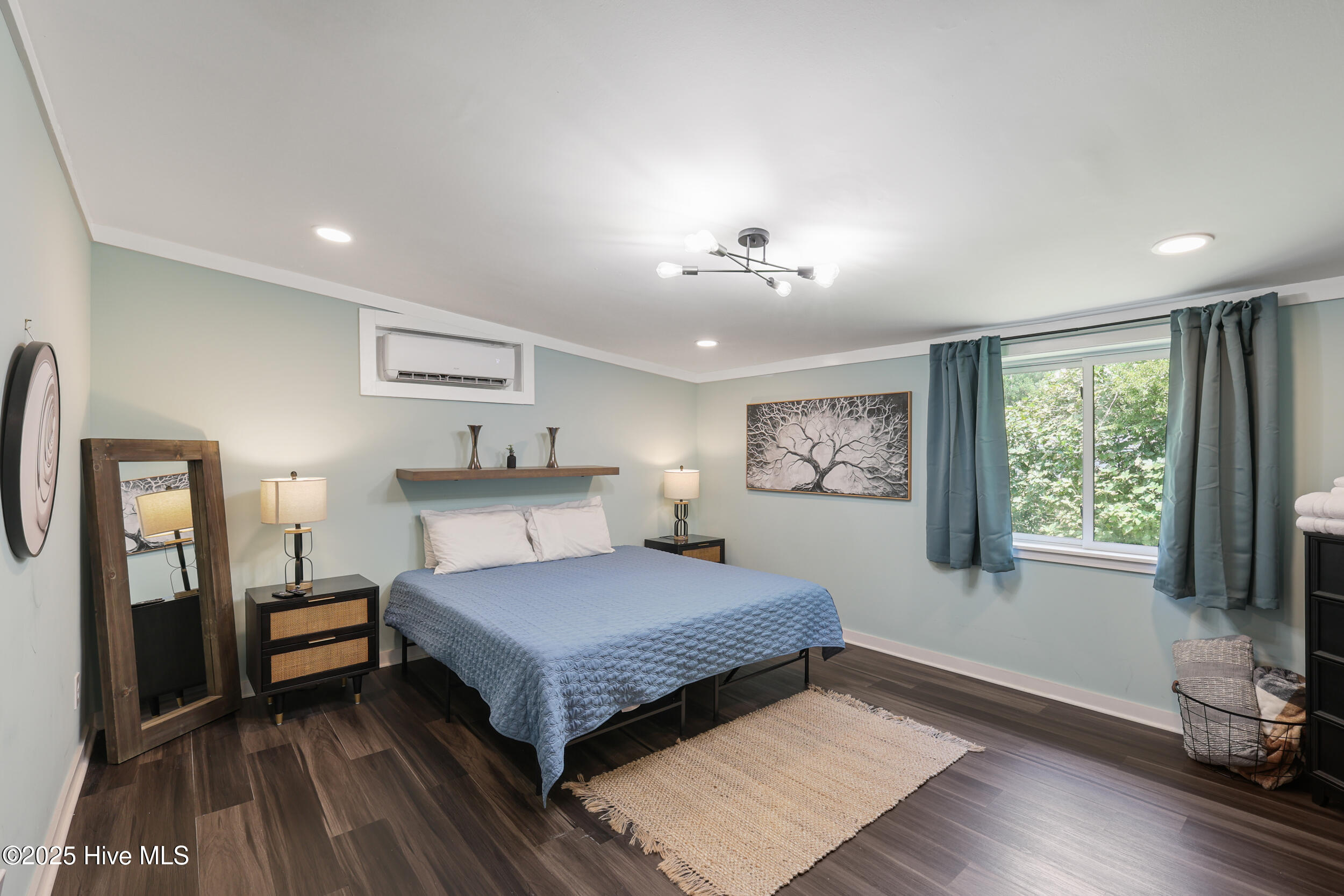 100527565 | Photo 11