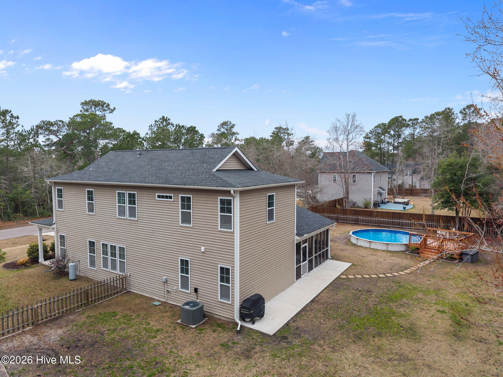 100558672 | Photo 70