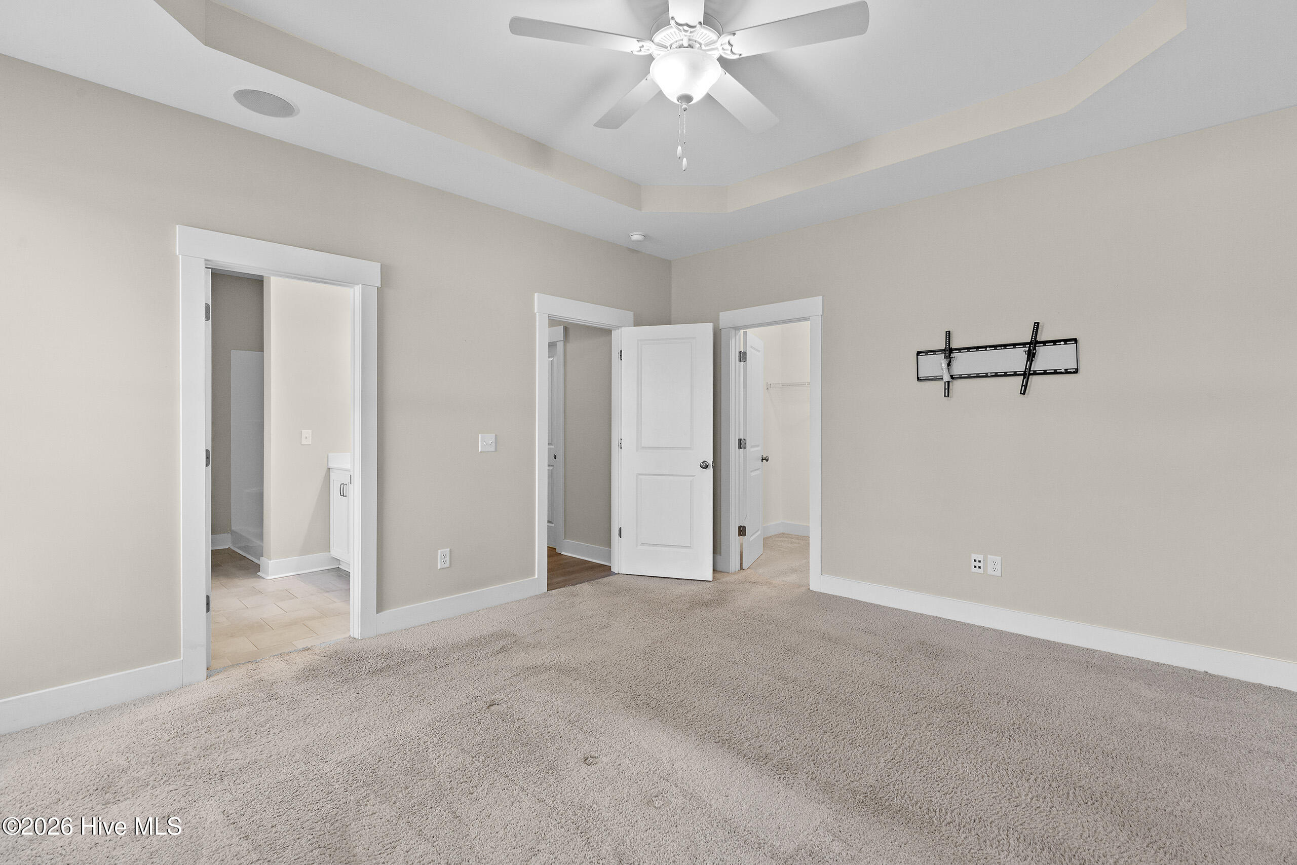 100550596 | Photo 22