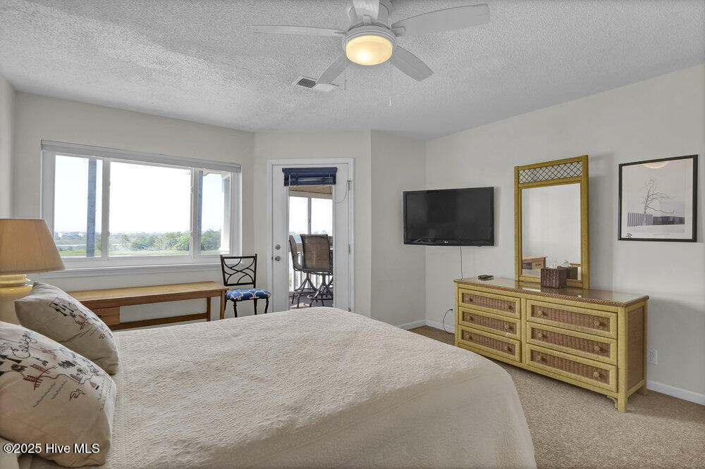 100562855 | Photo 22