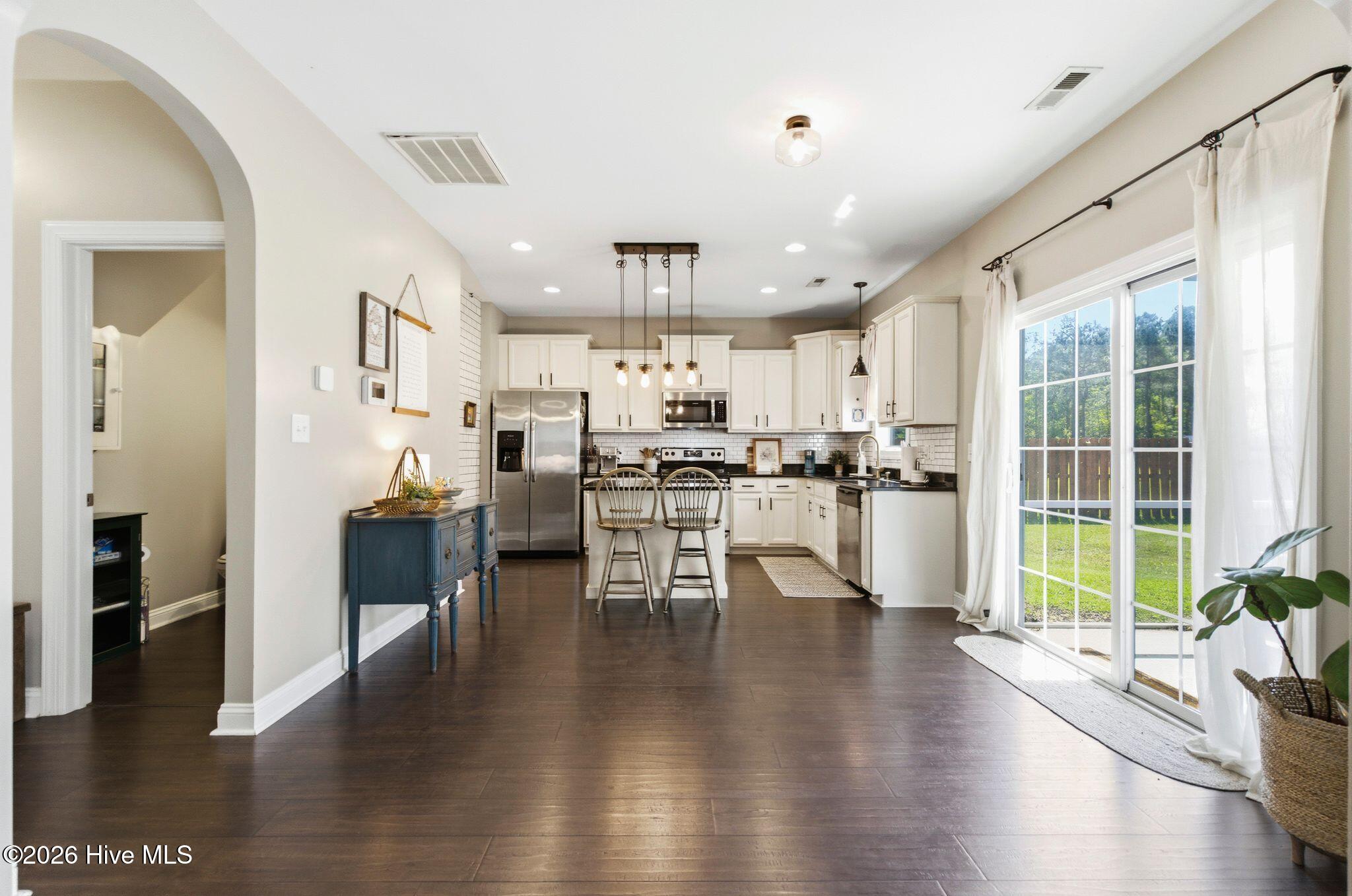 100568404 | Photo 22