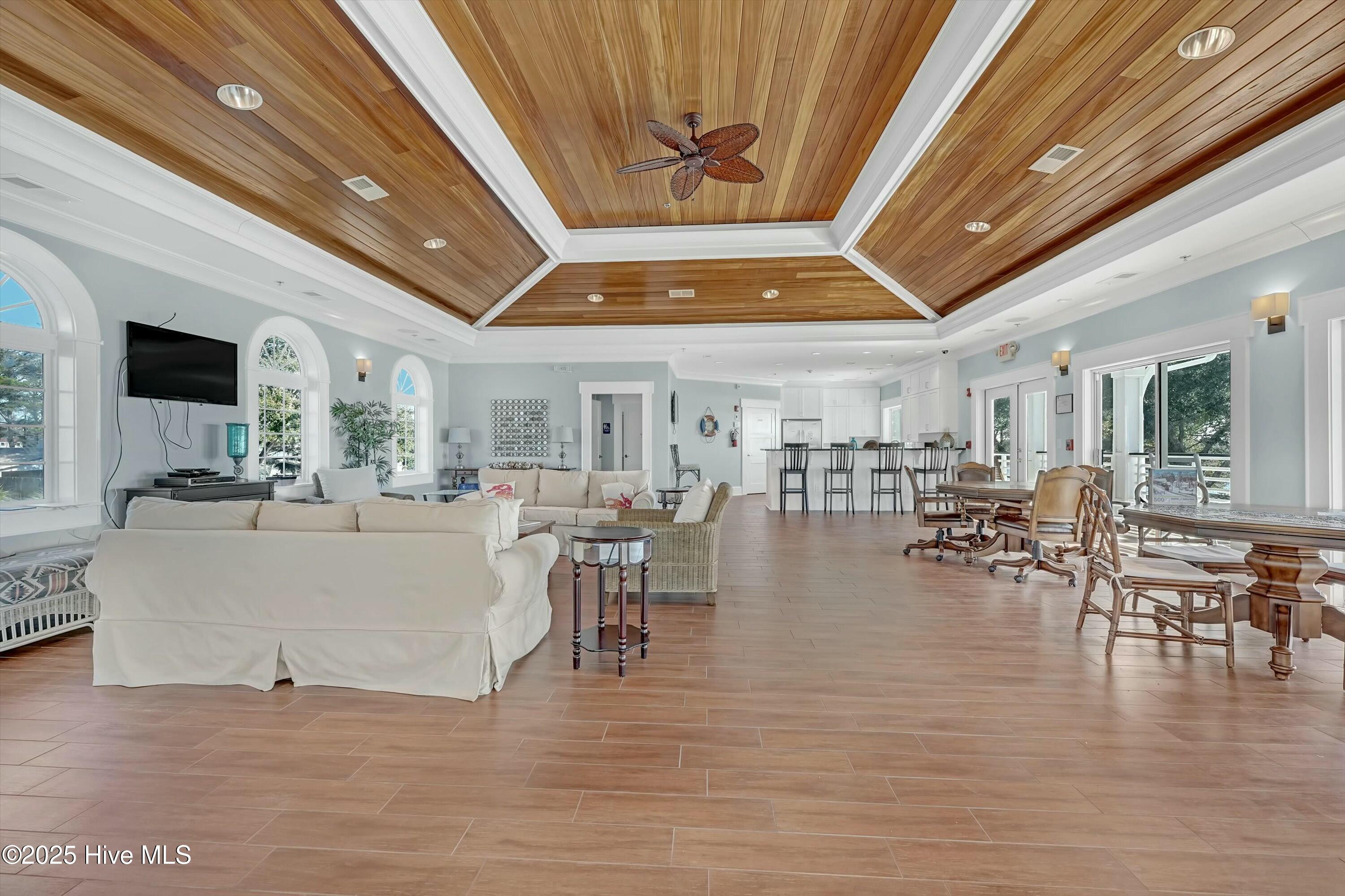 100483051 | Photo 43