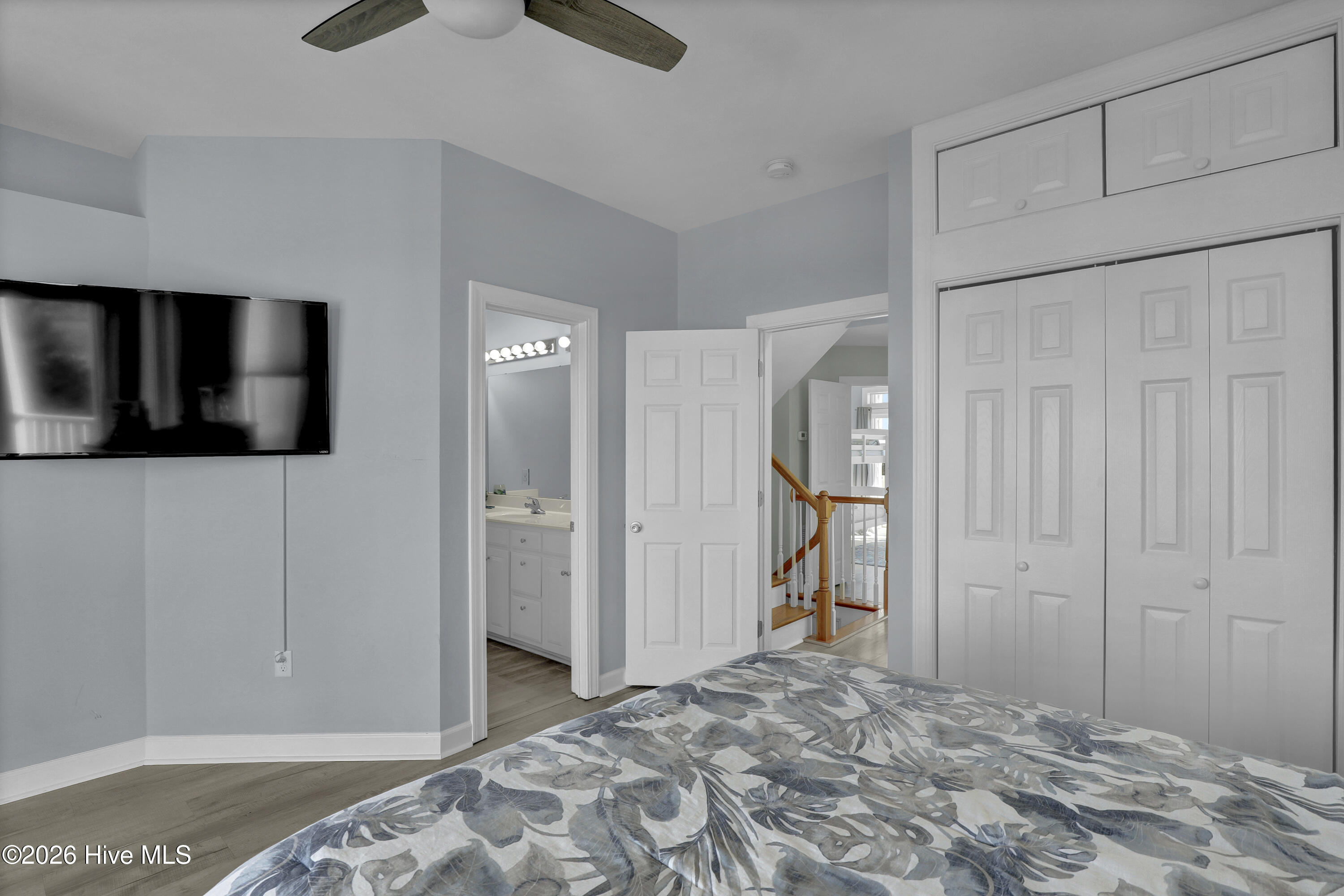 100550278 | Photo 22