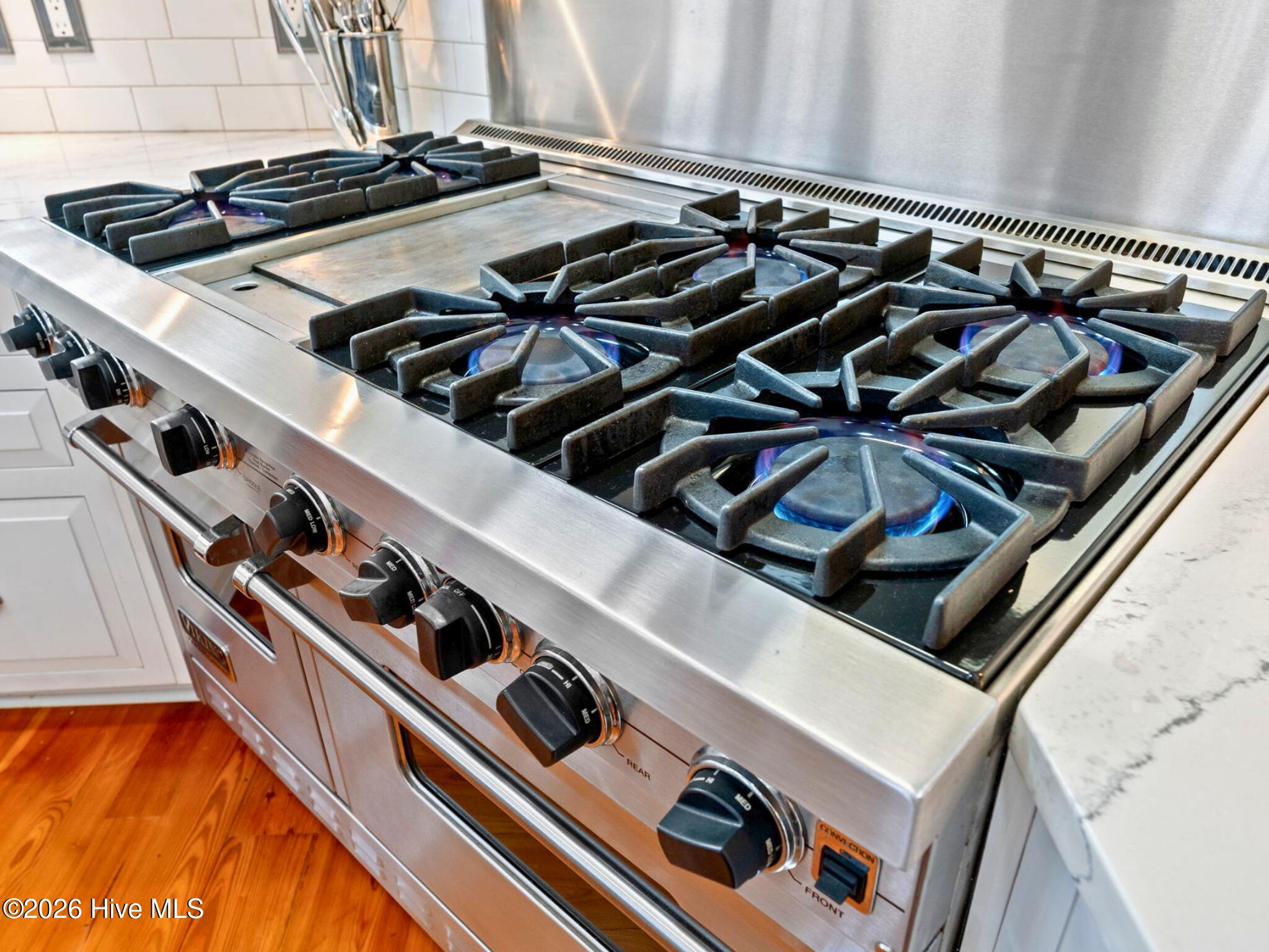 100568629 | Photo 21