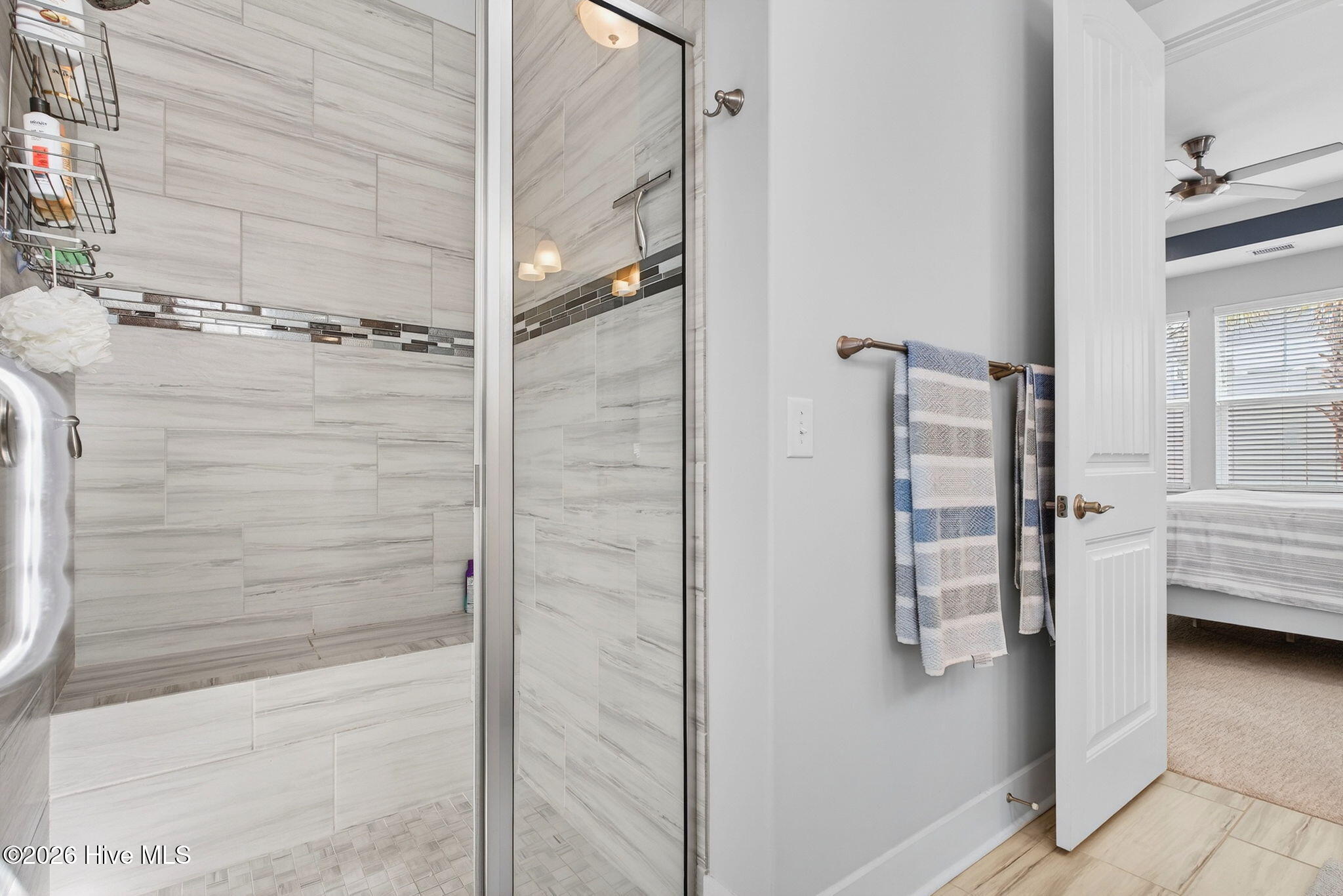 100559730 | Photo 35