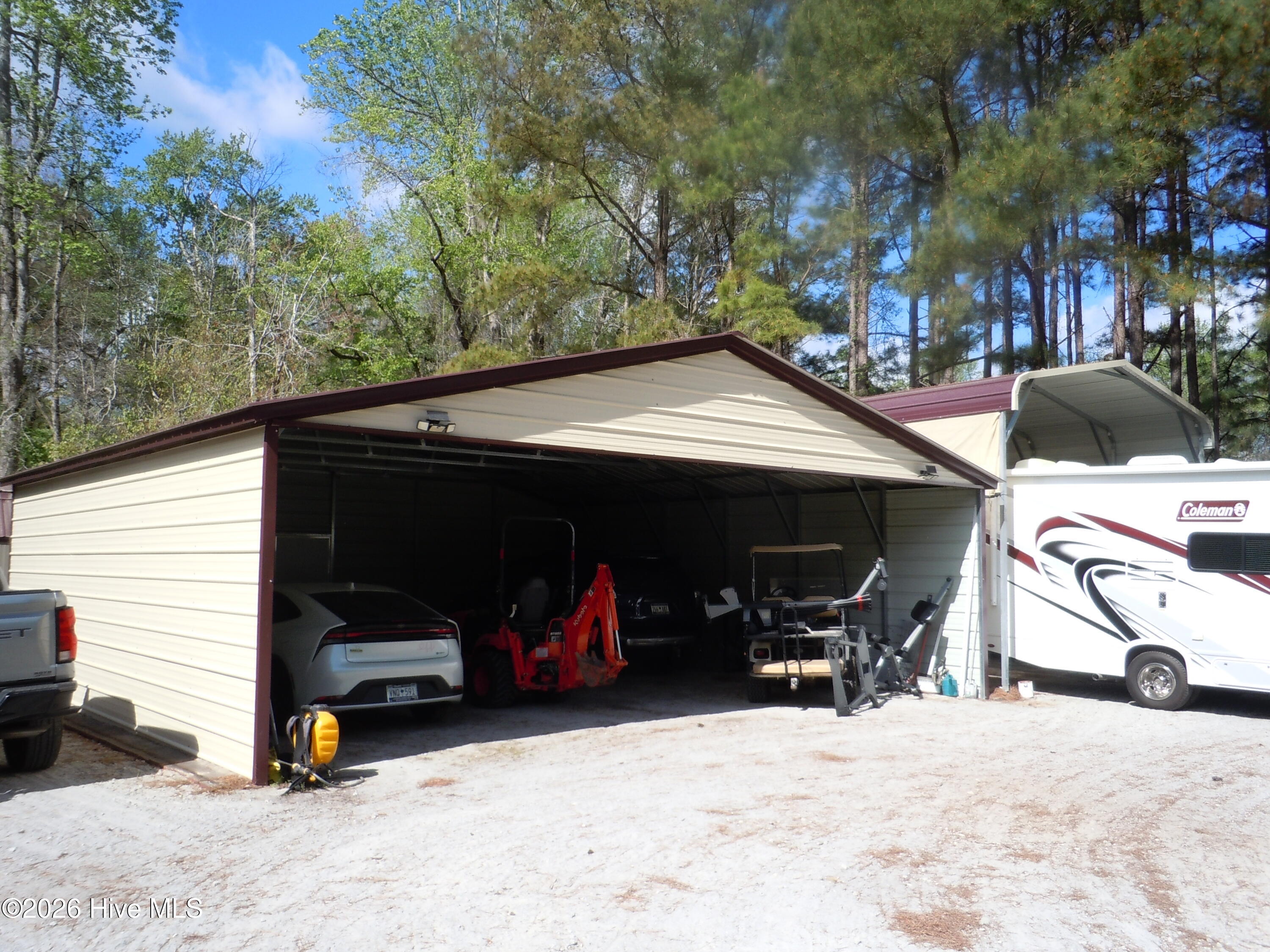 100565129 | Photo 64