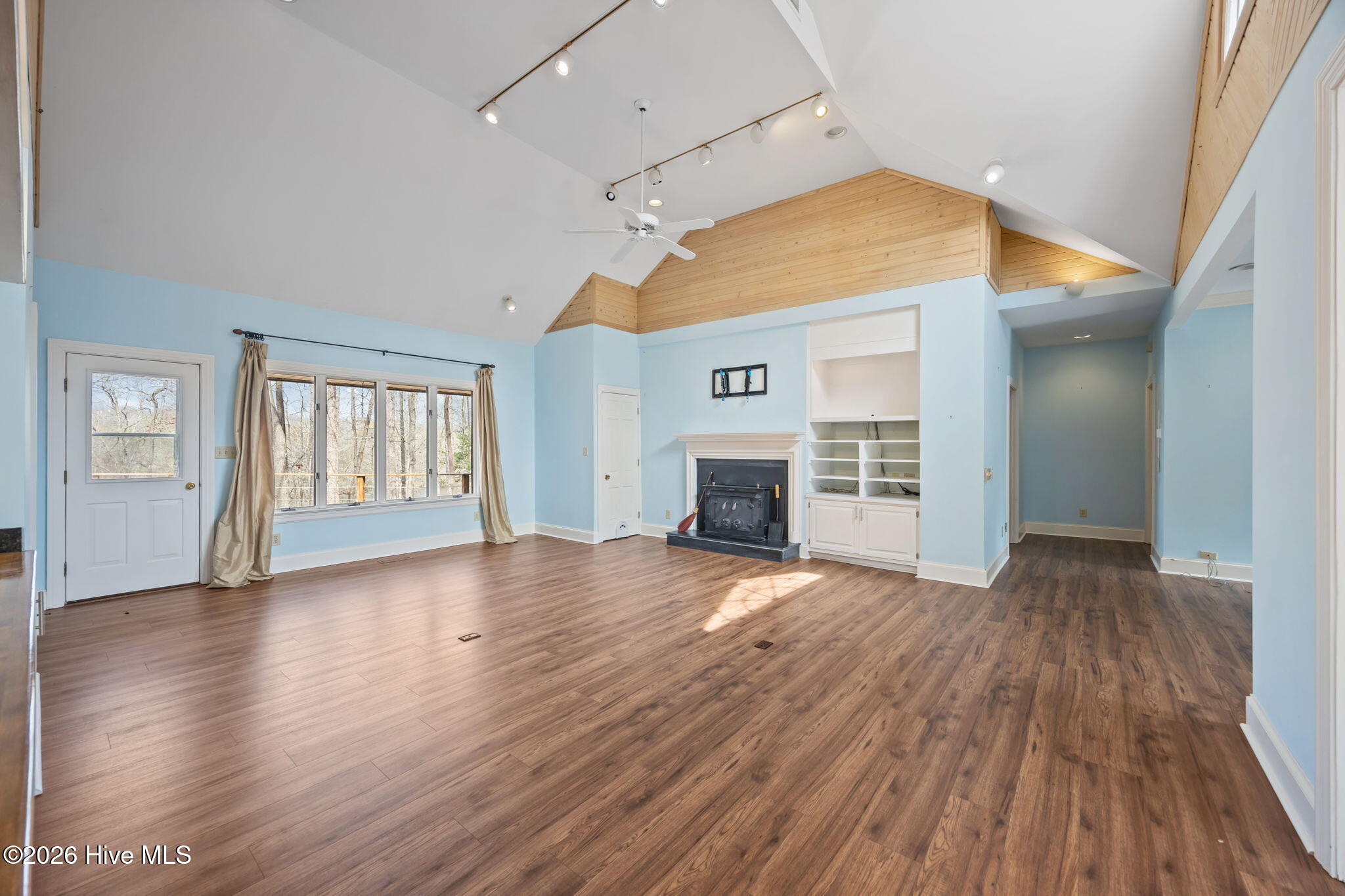 16-web-or-mls-BLS_0015