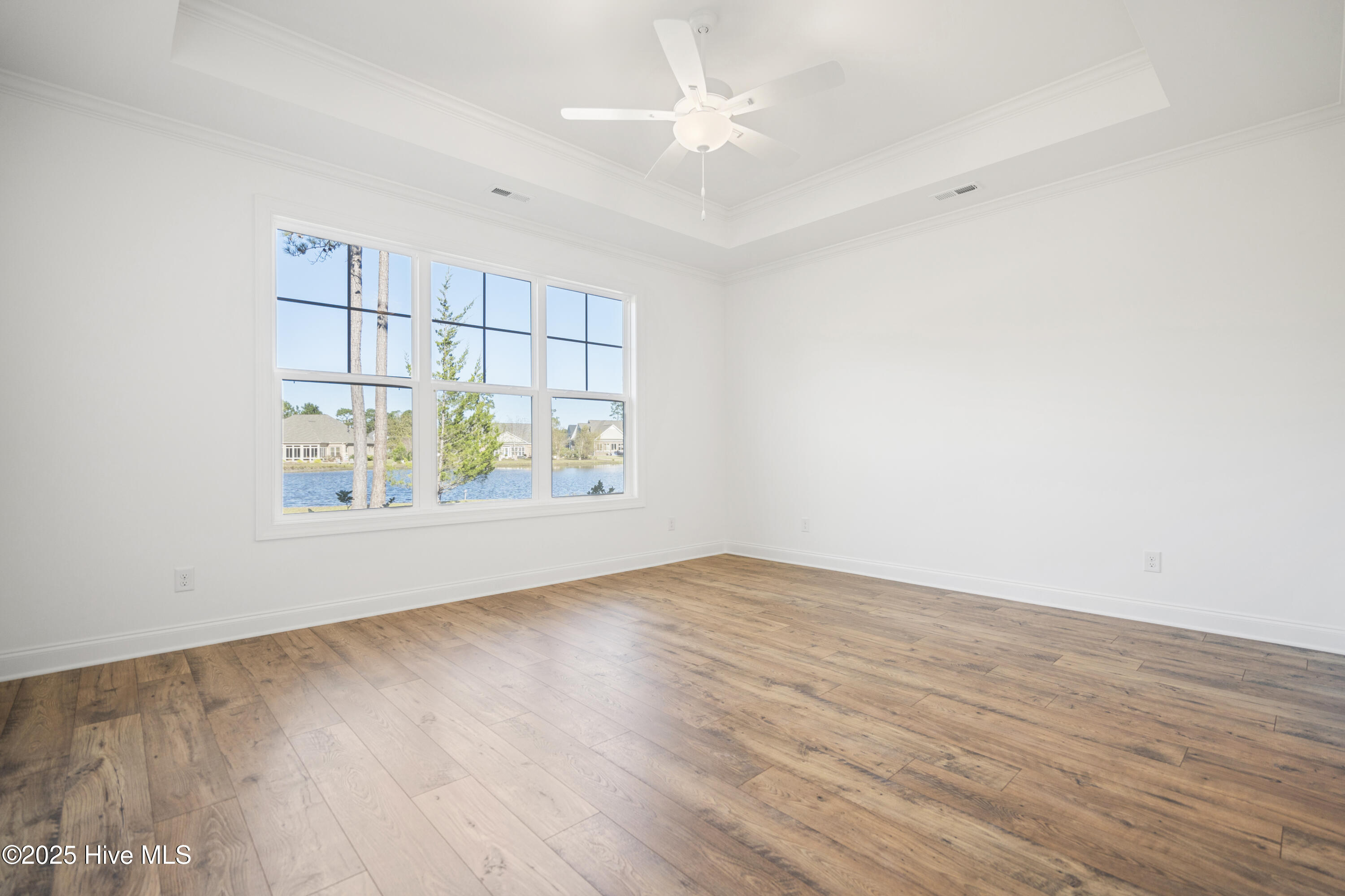 100493135 | Photo 27